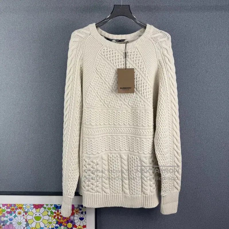 Burberry Burberry Women's Knit Sweater in Ivory. Size XL / US 12-14 / IT 48-50 - 1 Thumbnail