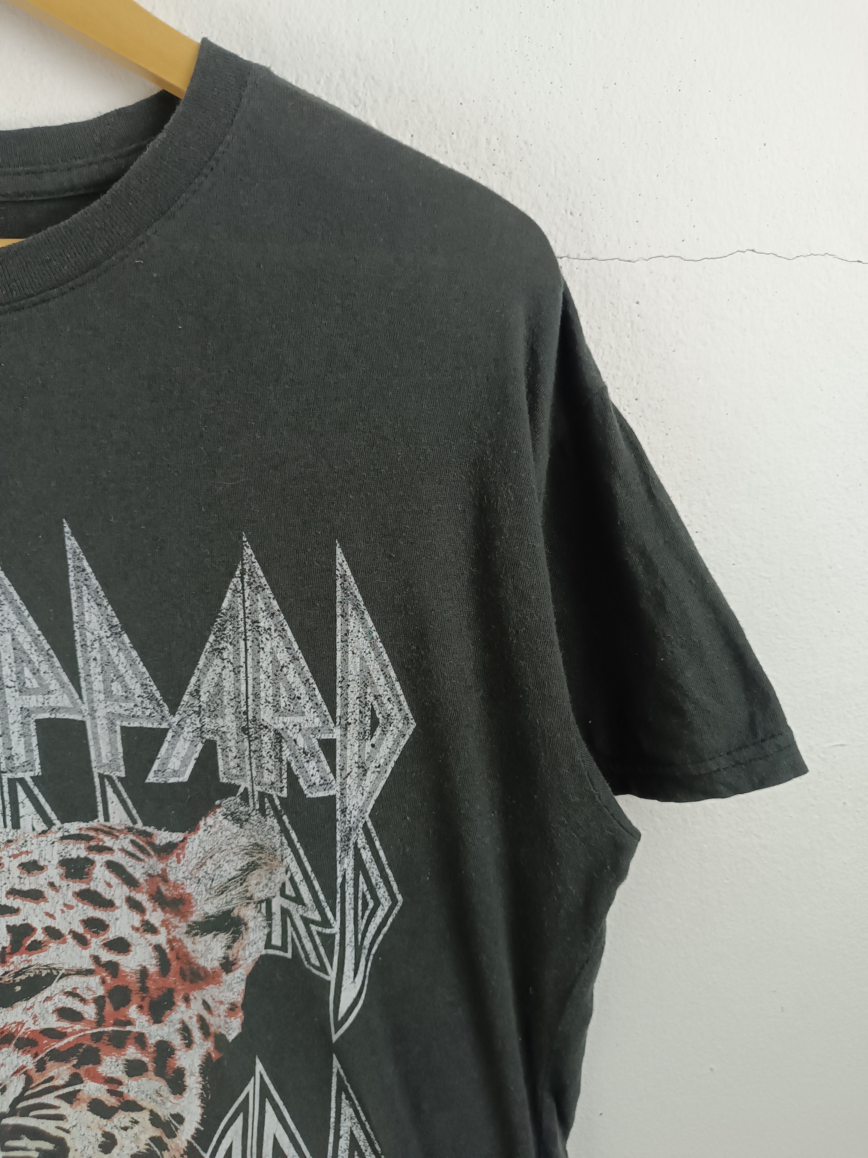 Band Tees VINTAGE FADED DEF LEPPARD TEE JOURNEY MOTLEY POISON Size US M / EU 48-50 / 2 - 6 Thumbnail