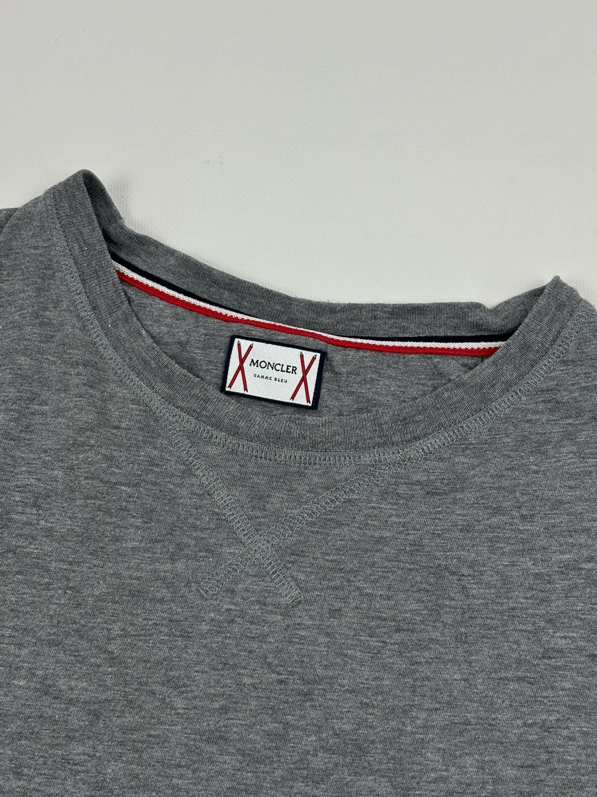 Moncler Gamme Bleu THOM BROWNE GAMME BLEU MAGLIA Big Patch Gray Italy Short Sleeve T-Shirt Size US M / EU 48-50 / 2 - 13 Thumbnail