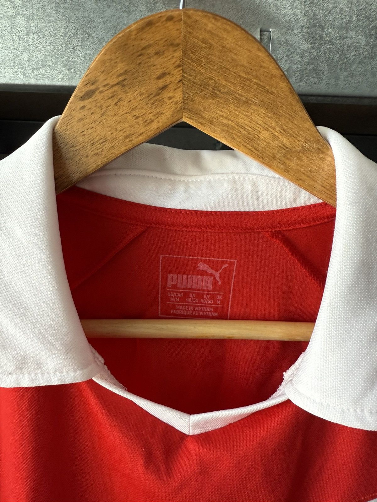 Puma MATCH ISSUE BARNSLEY FC PUMA 2018/19 FOOTBALL SHIRT JERSEY Size US M / EU 48-50 / 2 - 7 Thumbnail