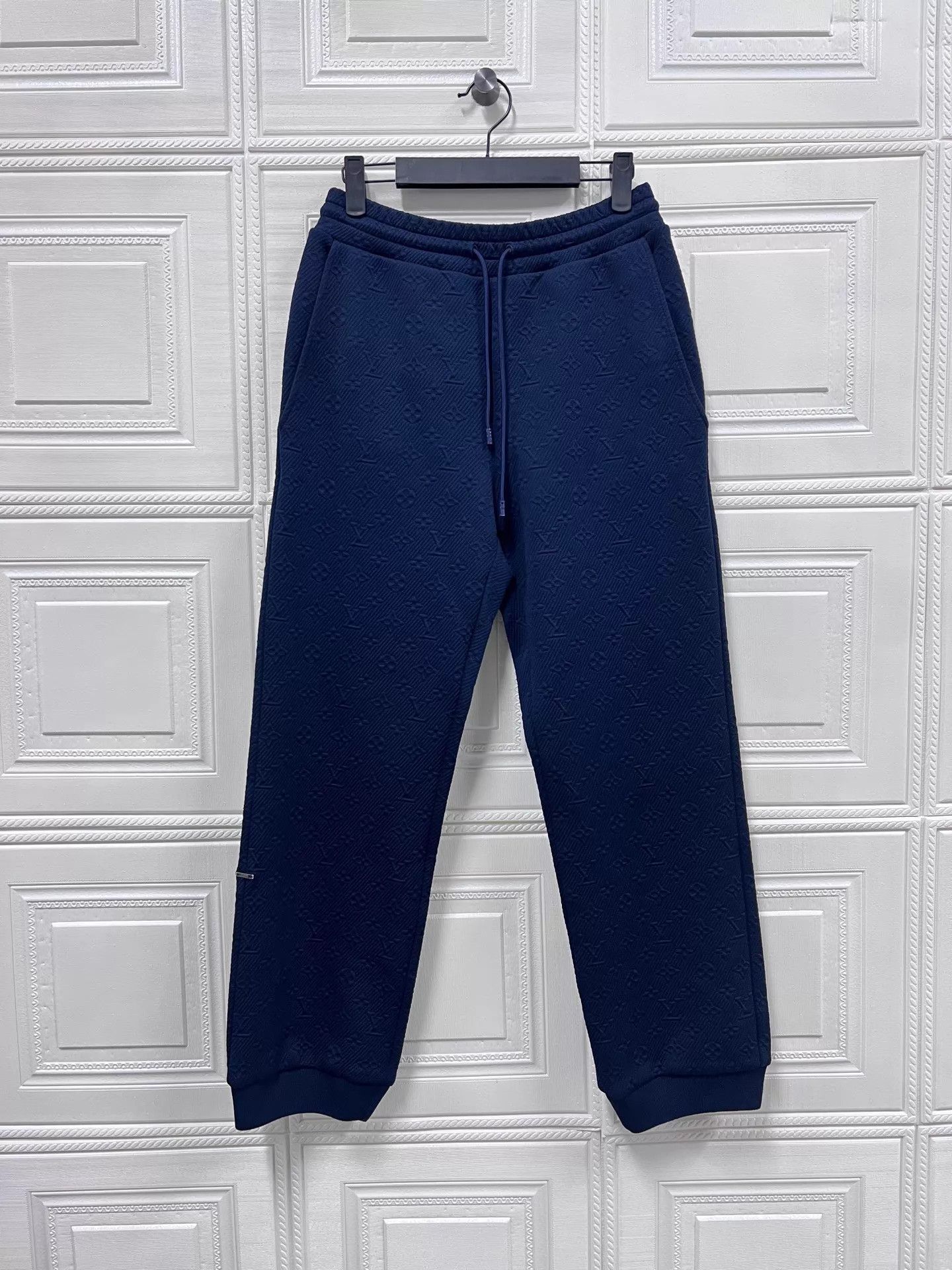 Louis Vuitton LV navy blue full logo embossed sweatpants XS Size US 28 / EU 44 - 1 Thumbnail