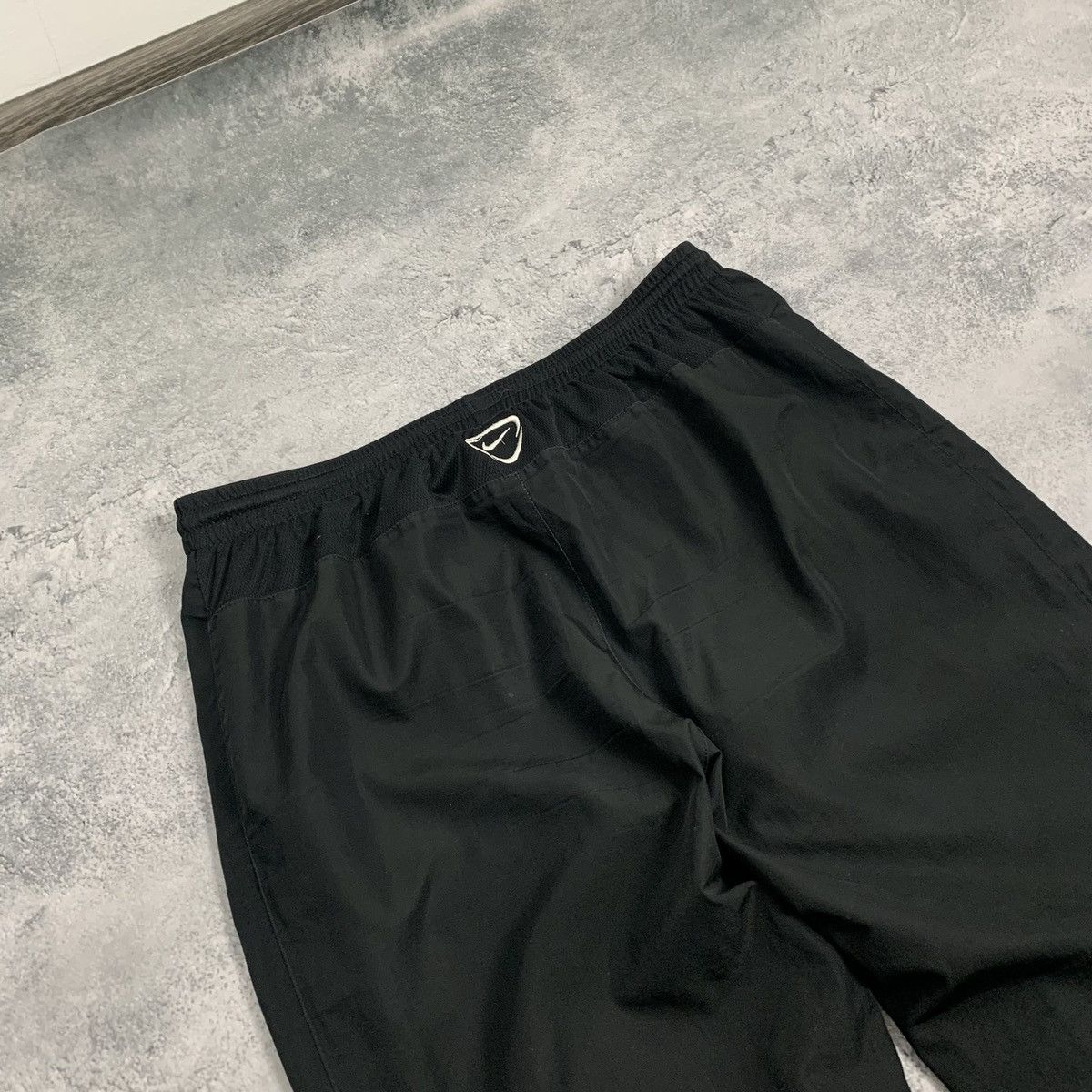 Nike Vintage Y2K Nike Nylon Sweatpants Black Joggers Swoosh Logo Size US 34 / EU 50 - 7 Thumbnail
