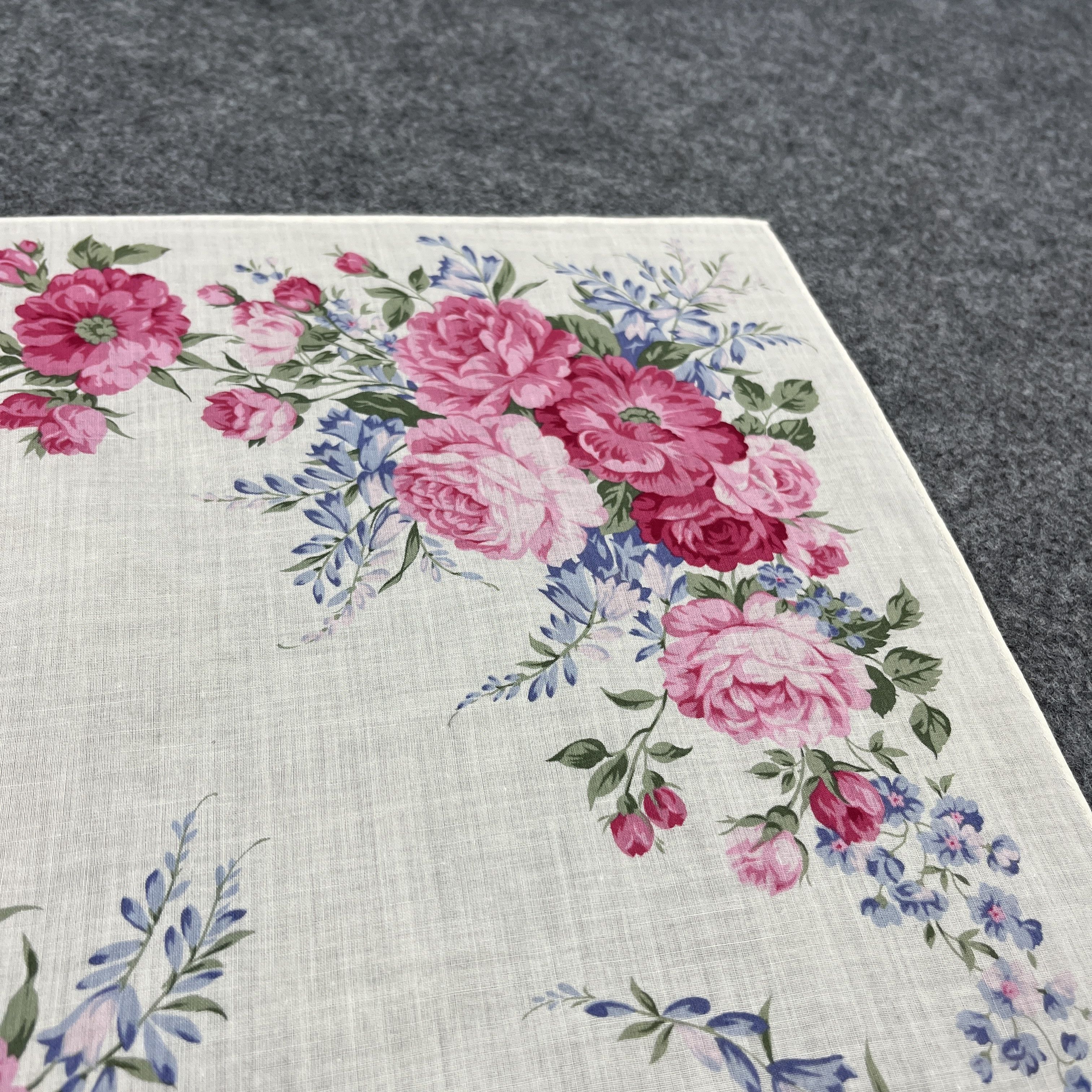 Vintage Yves Saint Laurent Handkerchief / Bandana / Neckerchief B524 Size ONE SIZE - 7 Thumbnail
