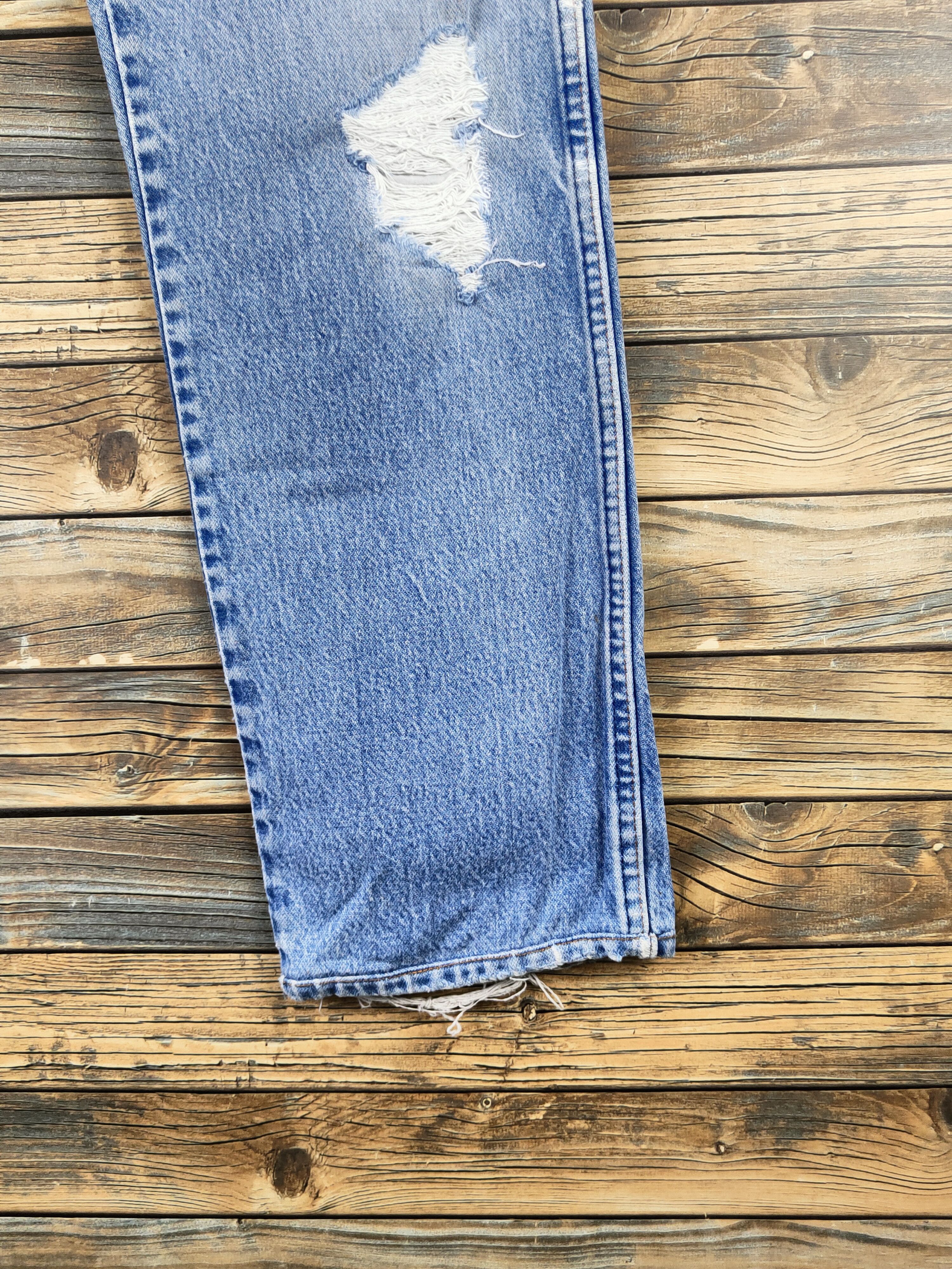 Wrangler DL Wrangler Blue Distressed Ripped denim Jeans #46-102 Size US 32 / EU 48 - 6 Thumbnail