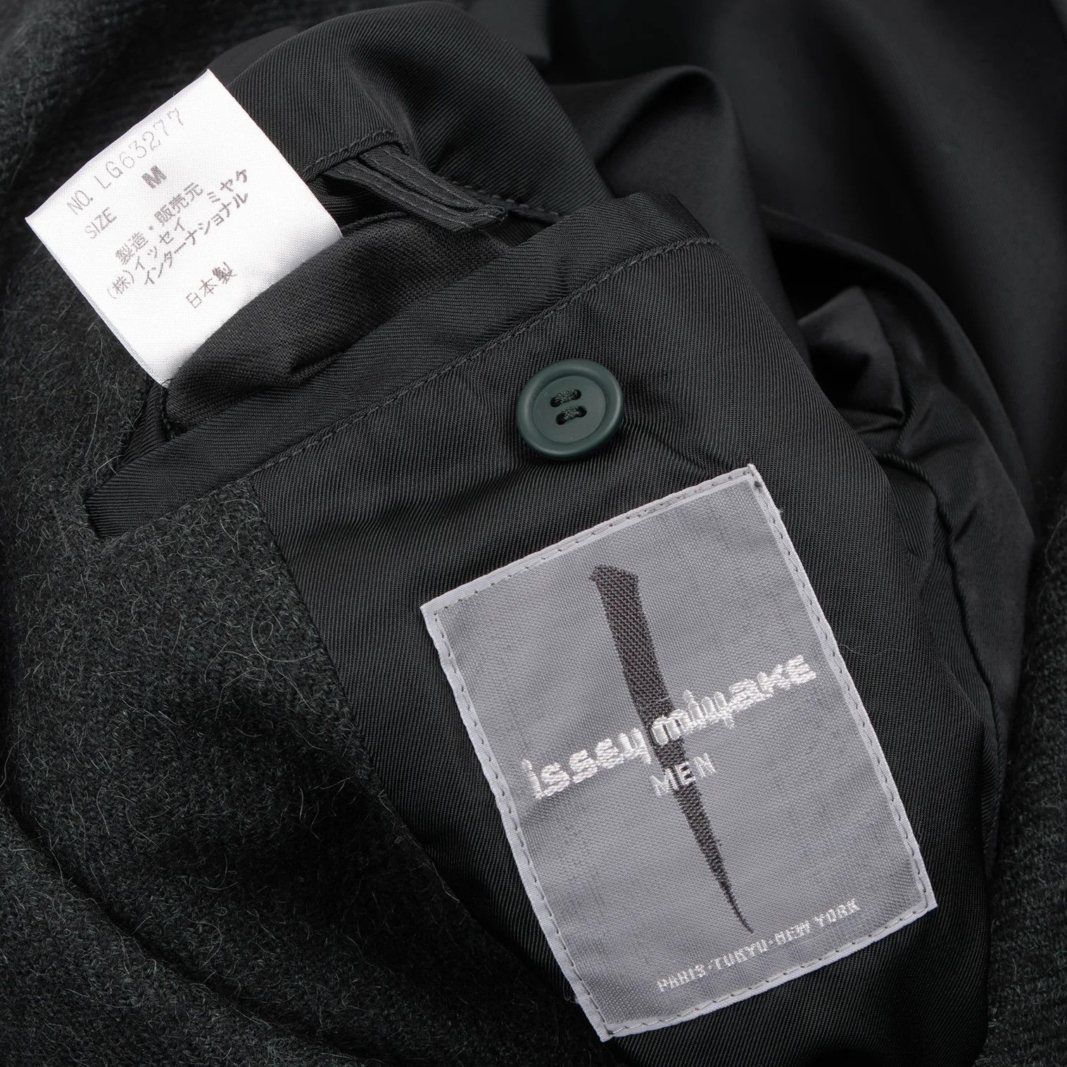Issey Miyake Wool Chester Coat in Green, Size M Size US M / EU 48-50 / 2 - 15 Thumbnail