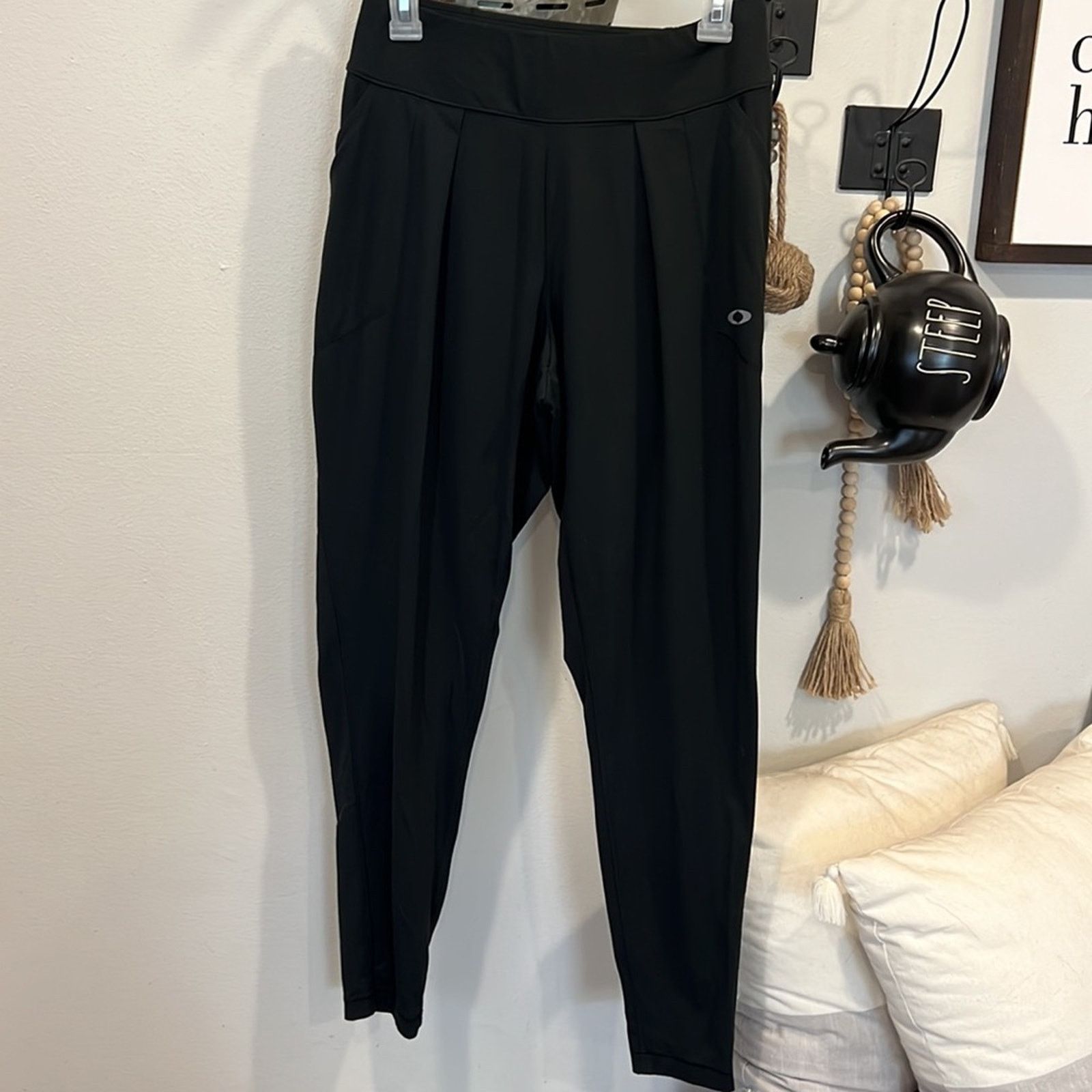 Under Armour Jogger/capri athletic bundle - Under Amour, Oakley & Kyodan Size 25" / US 0 / IT 36 - 5 Thumbnail