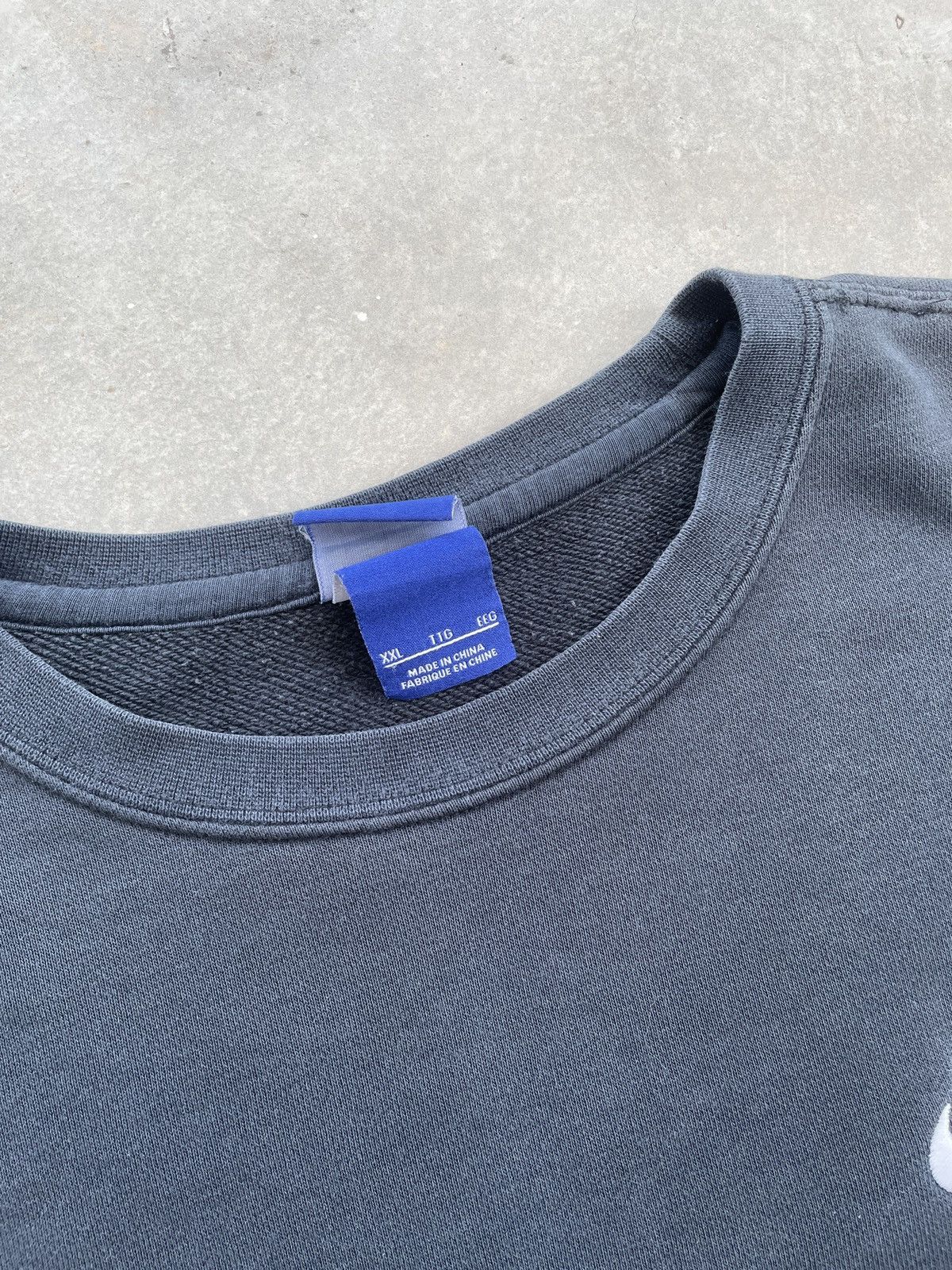 Nike × Vintage VINTAGE NIKE MINI SWOOSH SWEATSHIRT Size US XL / EU 56 / 4 - 4 Thumbnail