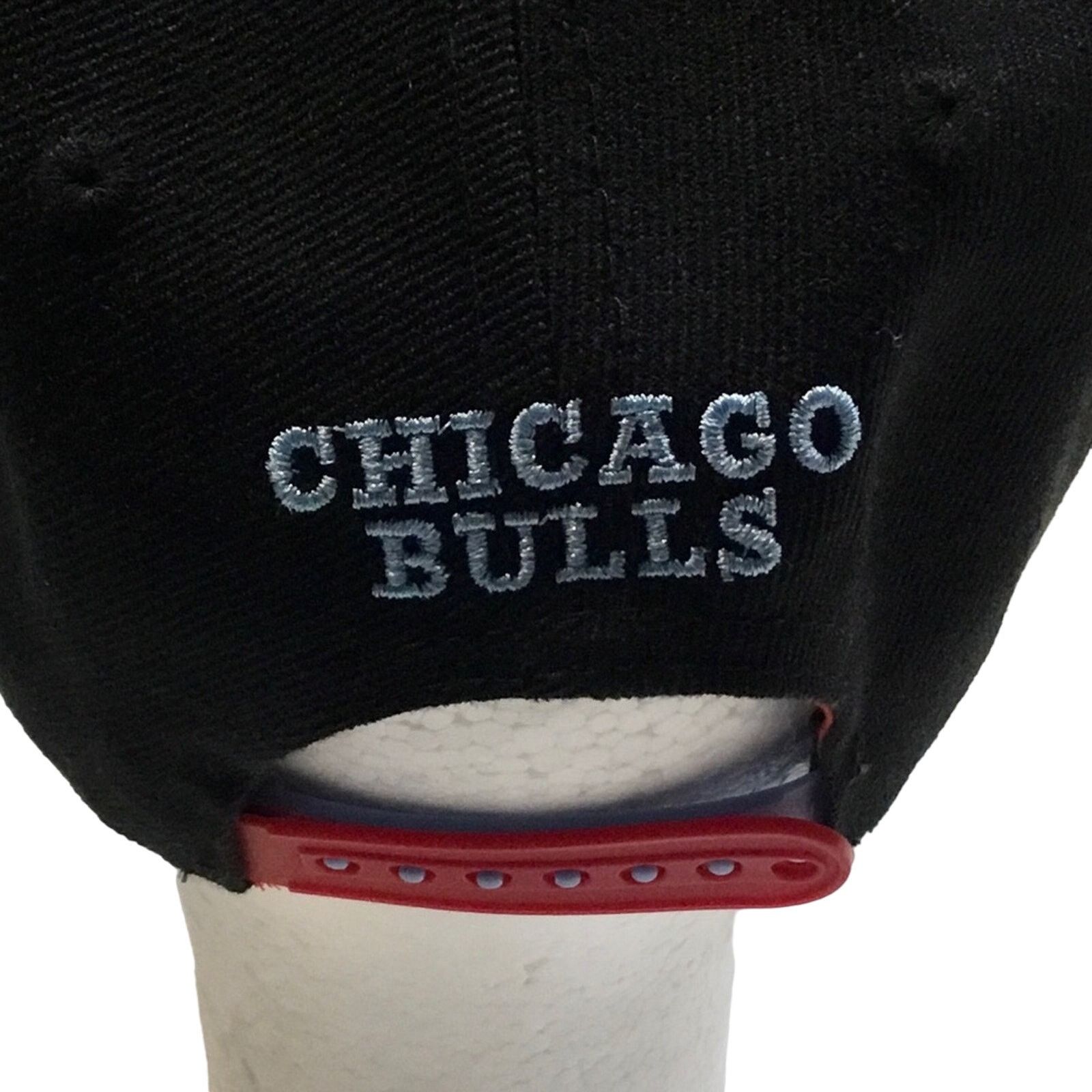 NBA NWOT Black NBA Chicago Bulls Logo Snapback hat Size ONE SIZE - 6 Thumbnail