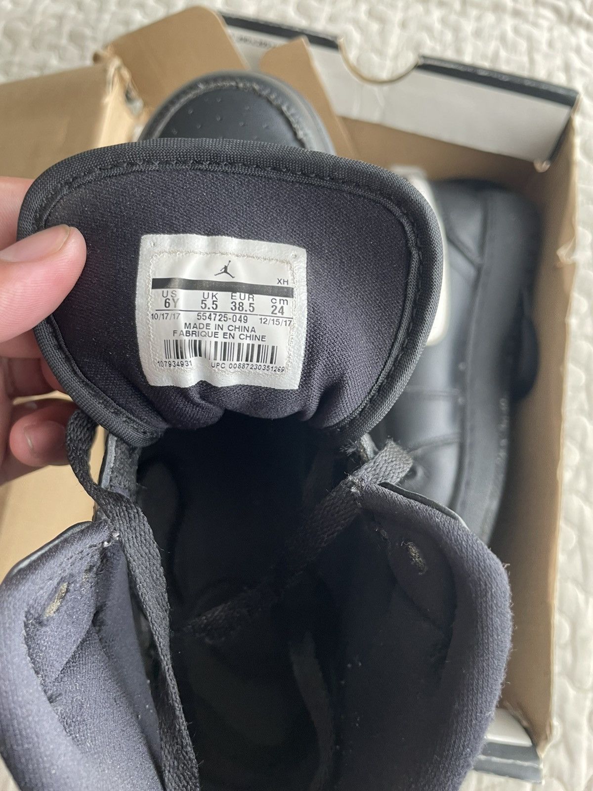Jordan Brand Jordan 1 mid speckle Size US 6 / EU 39 - 4 Thumbnail