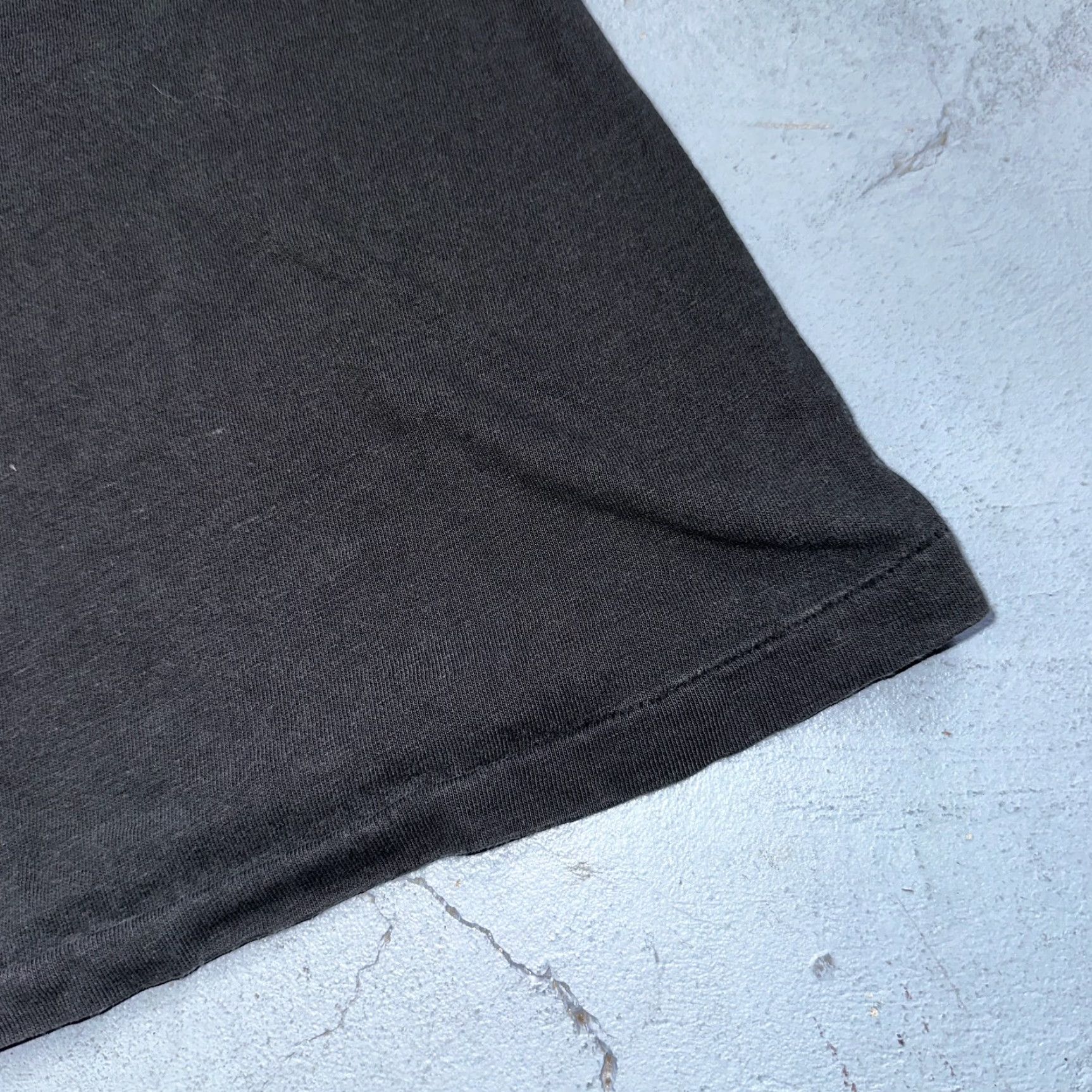 Nike VINTAGE Nike Gym Tank Top T-Shirt 80s Faded Black L Graphic Print Mens Size US L / EU 52-54 / 3 - 5 Thumbnail