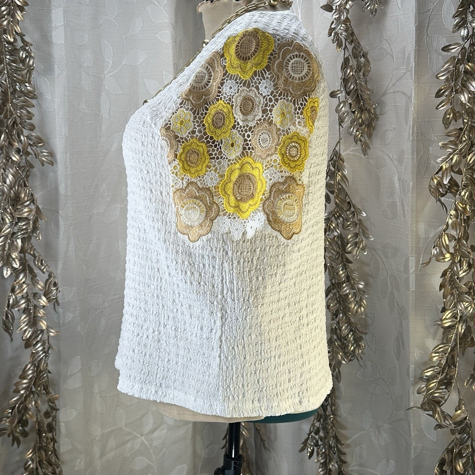 Other Alice Blue 1X White Top Yellow Crochet Floral Sleeve Size XL / US 12-14 / IT 48-50 - 4 Thumbnail