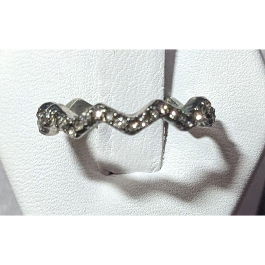 Other Silver Tone Rhinestone Zigzag Fashion Ring Size 6 1/2 Size ONE SIZE - 8 Thumbnail