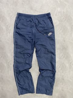 item: NIKE parachute pants: SOLD❤️‍🩹‼️ -size: W: free size L: 42 PRICE:  4500 PAYMENT VALIDATES ORDER 🛍️