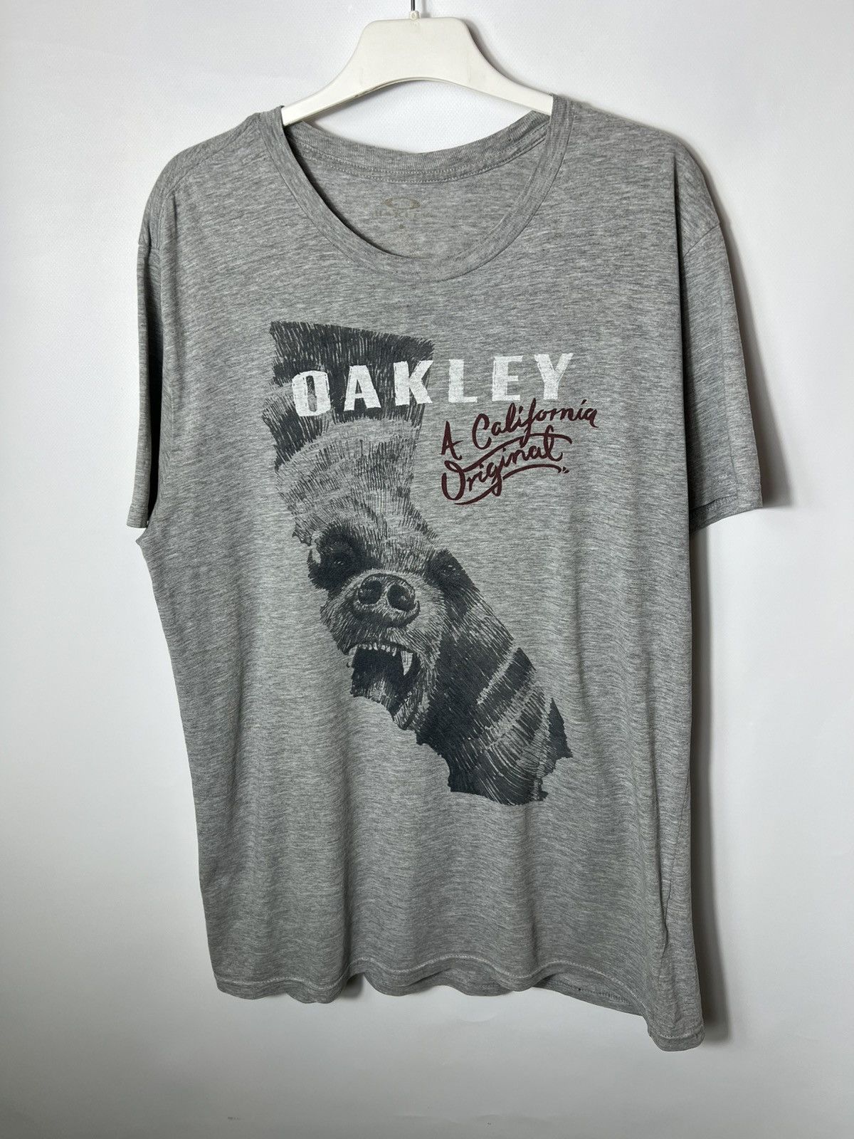 Oakley Vintage streetwear y2k Oakley Bear A California Original Tee Size US XL / EU 56 / 4 - 1 Thumbnail