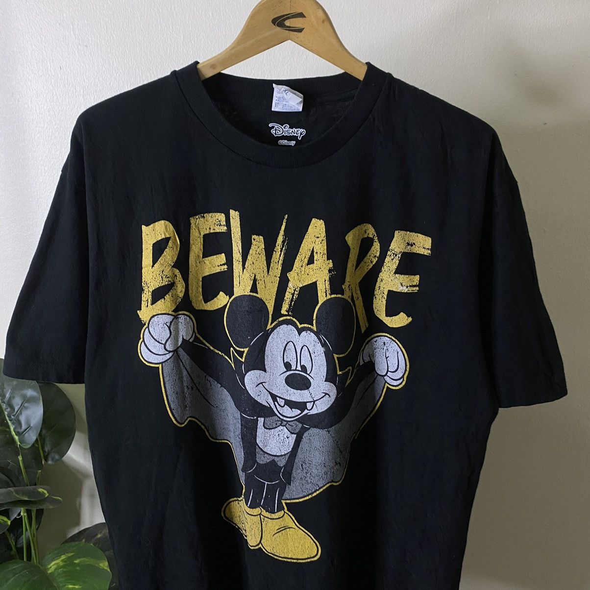 Disney Vintage Y2K Disney Dracula Horror T Shirt Size US XL / EU 56 / 4 - 2 Thumbnail