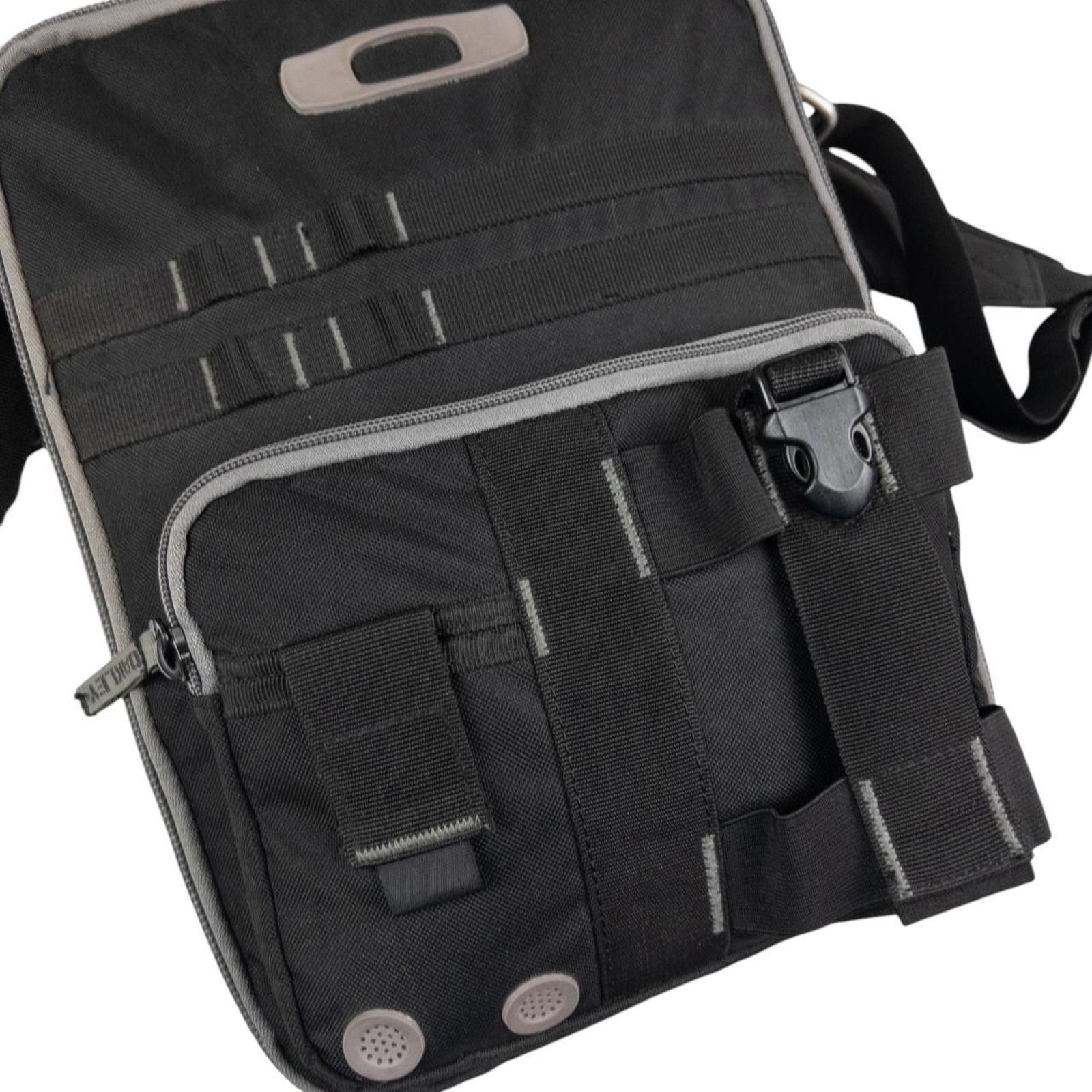 Oakley Vintage Oakley Utility Crossbody Bag Size ONE SIZE - 7 Thumbnail