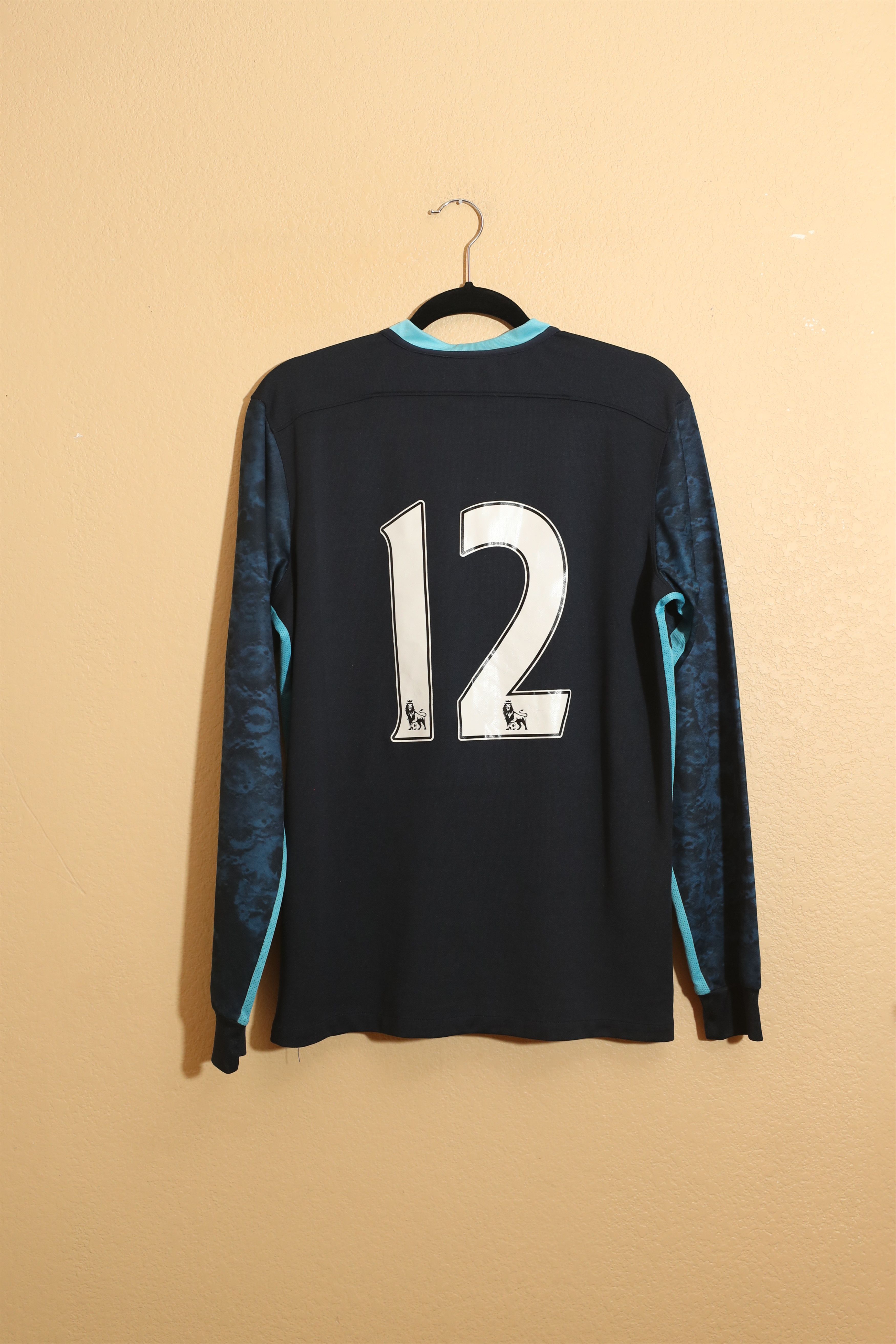 Nike Manchester City 2015-2016 Long Sleeve (L) Size US L / EU 52-54 / 3 - 2 Thumbnail