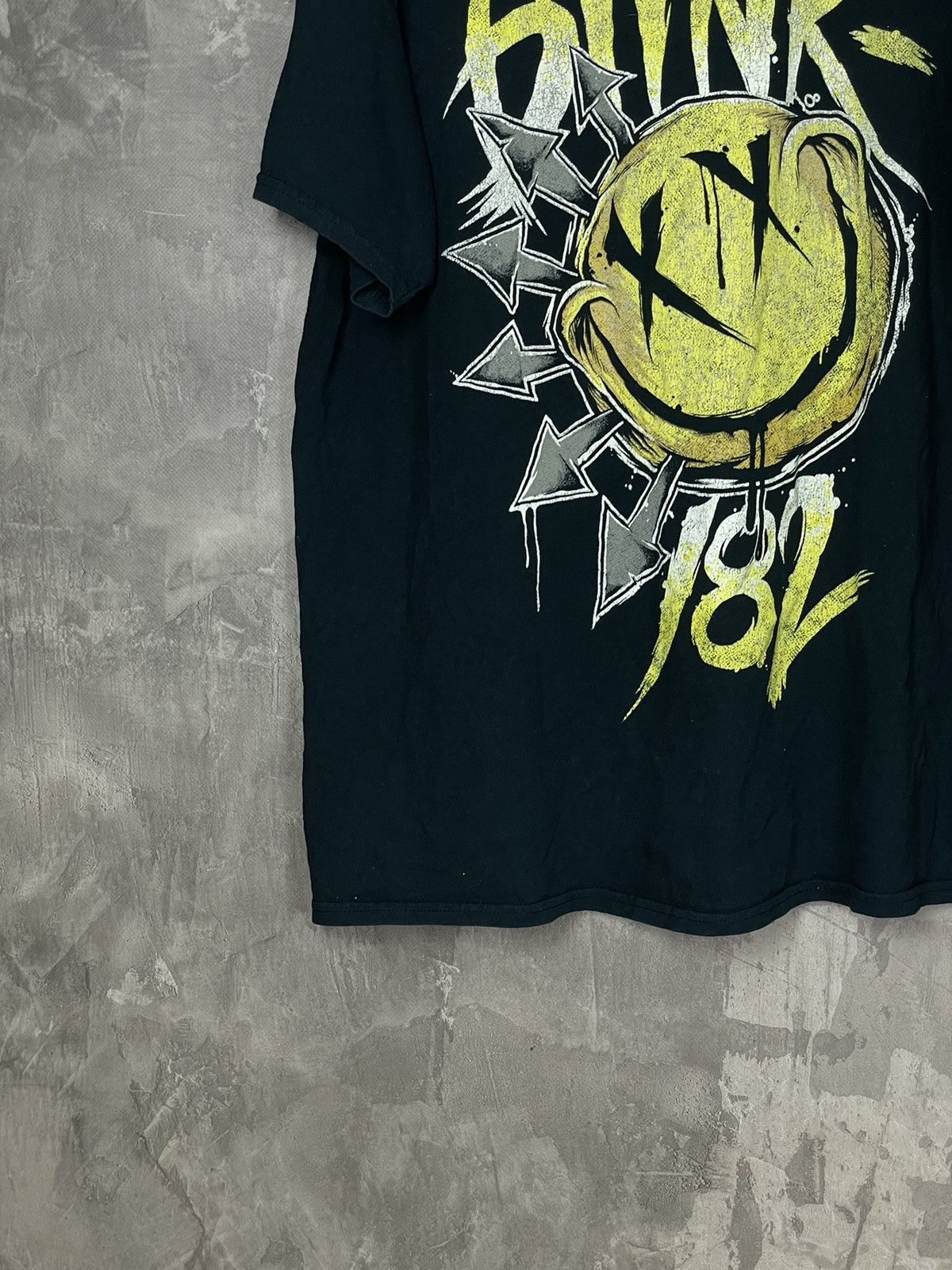 Band Tees × Vintage 00s Vintage Blink-182 Y2K coloured Band T-Shirt Size US XL / EU 56 / 4 - 5 Thumbnail