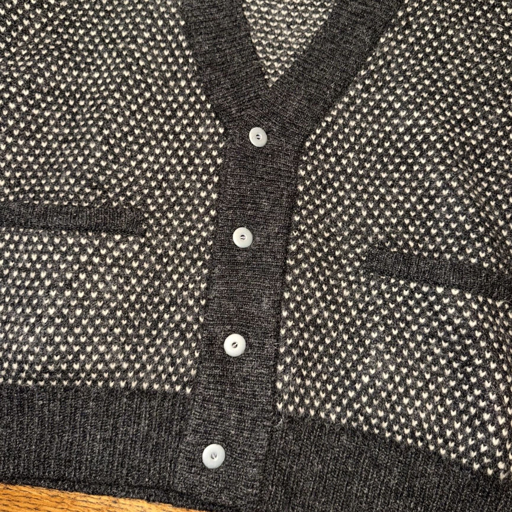 Eddie Bauer VINTAGE Eddie Bauer Sweater Cardigan Men LRG Gray Cream Wool Pocket Buttons Geometric Wool Knit V-Neck Size US L / EU 52-54 / 3 - 3 Thumbnail
