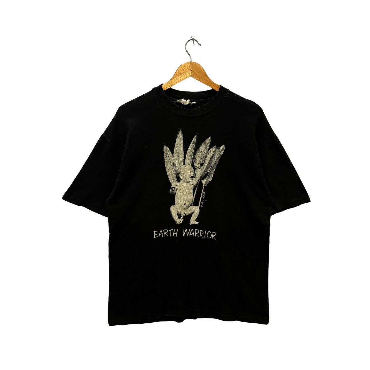 Vintage Vintage Art Earth Warrior Graphic Tshirt Size US L / EU 52-54 / 3 - 1 Thumbnail