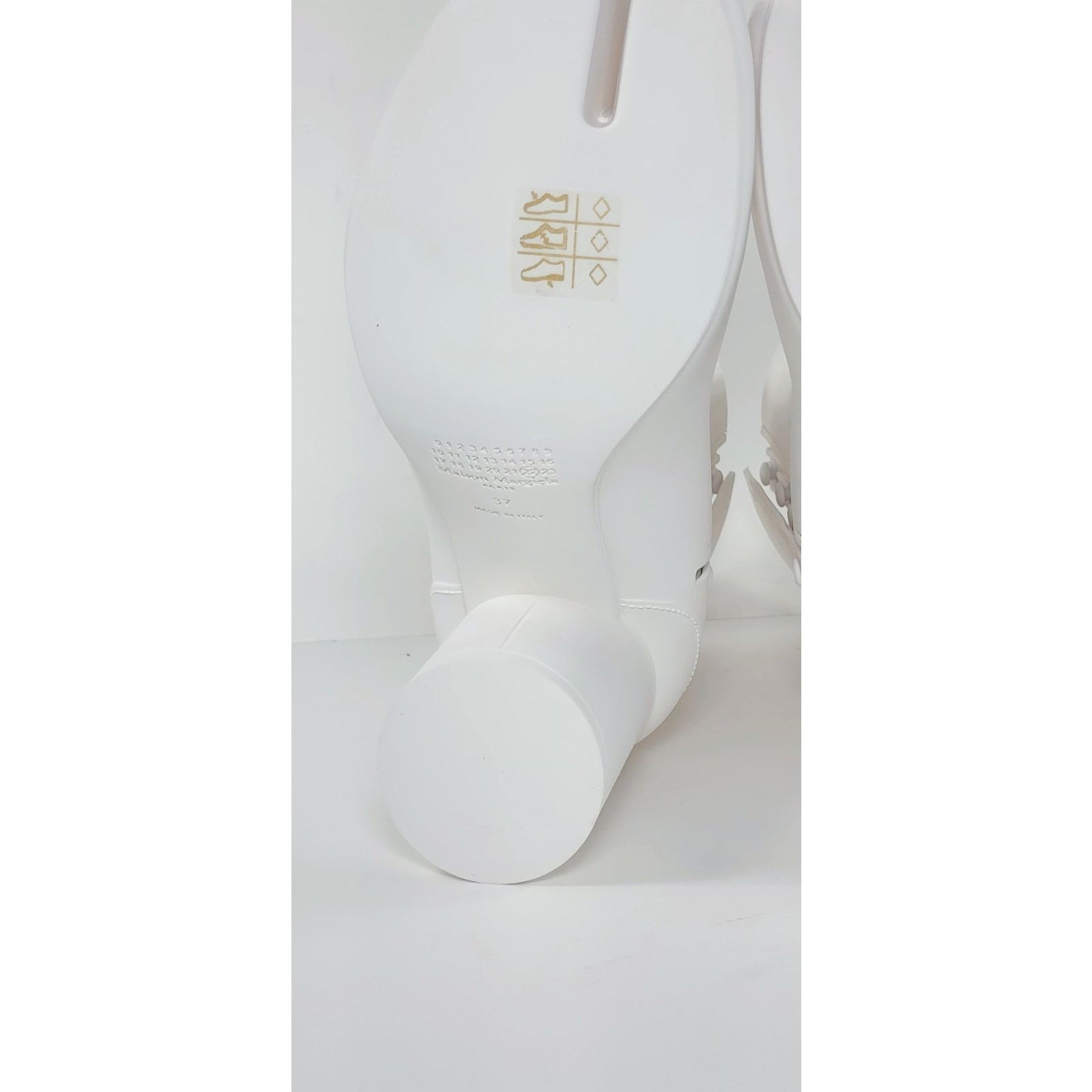 Maison Margiela MAISON MARGIELA Ankle Boots US7 EU37 White Tabi Toe. Size US 7 / IT 37 - 11 Thumbnail