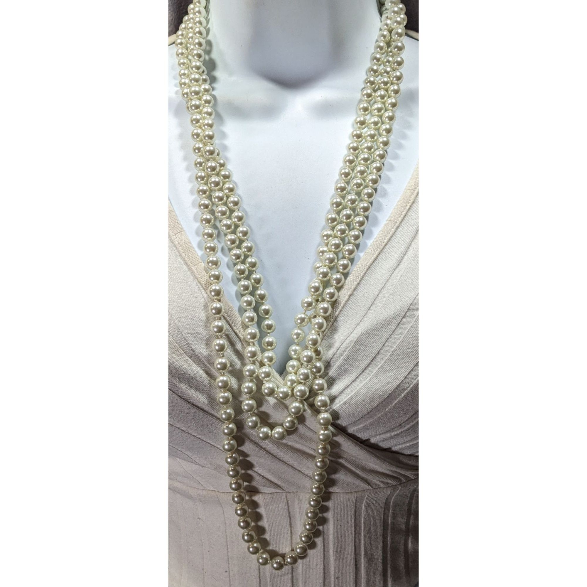 Other Elegant Glam Extra Long Glass Pearl Beaded Necklace Size ONE SIZE - 1 Thumbnail
