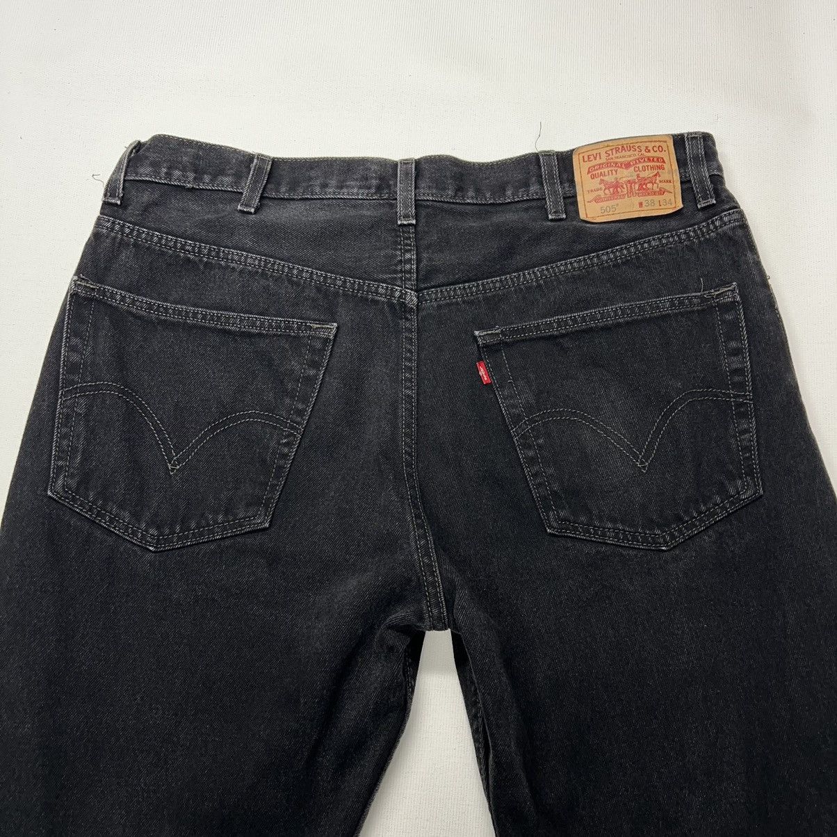 Levi's × Vintage Levis Jeans Black 505 Regular Fit Straight Denim Faded Size US 38 / EU 54 - 9 Thumbnail