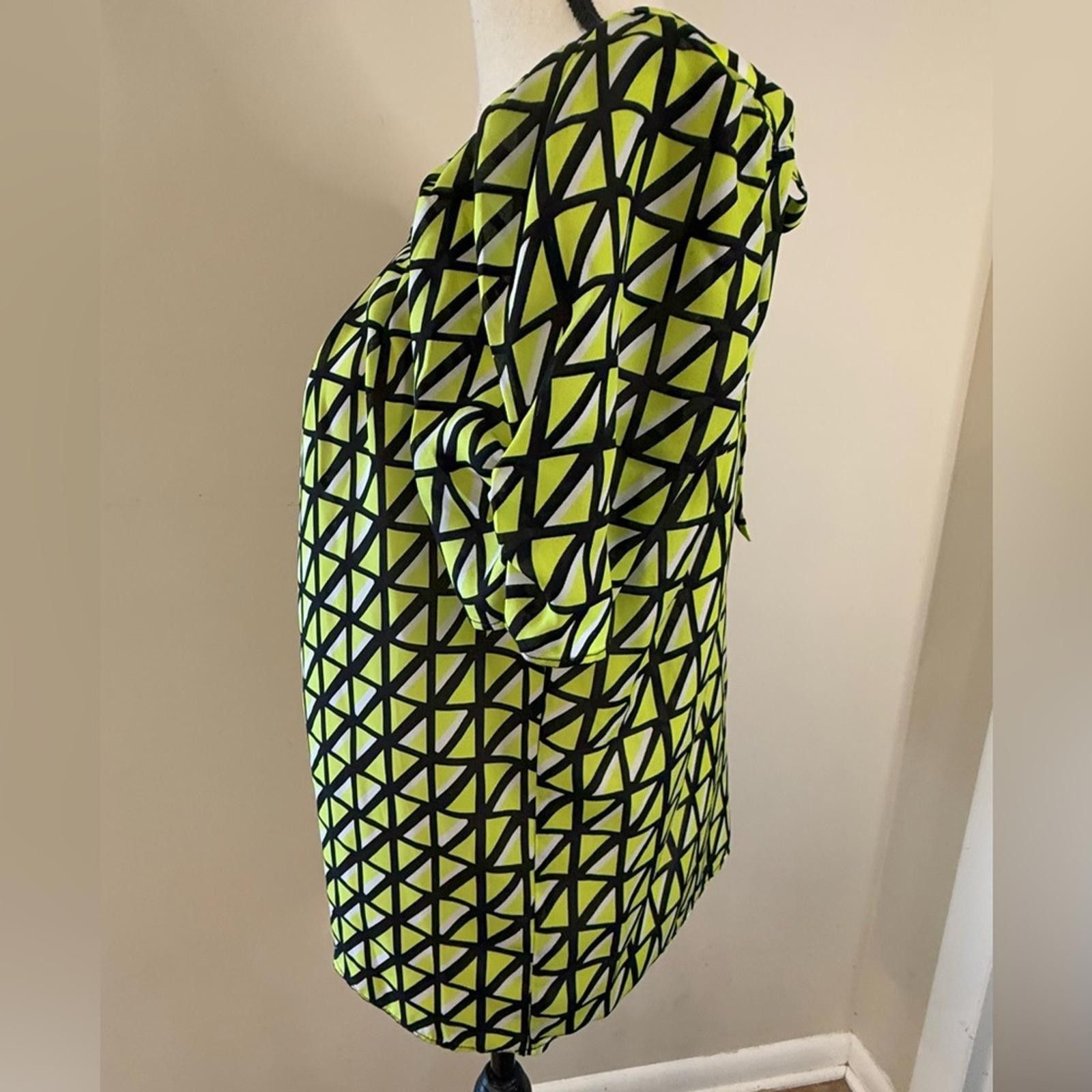 Other Kaari Blue bold top greenish yellow, black & white SZ XS Size XS / US 0-2 / IT 36-38 - 3 Thumbnail