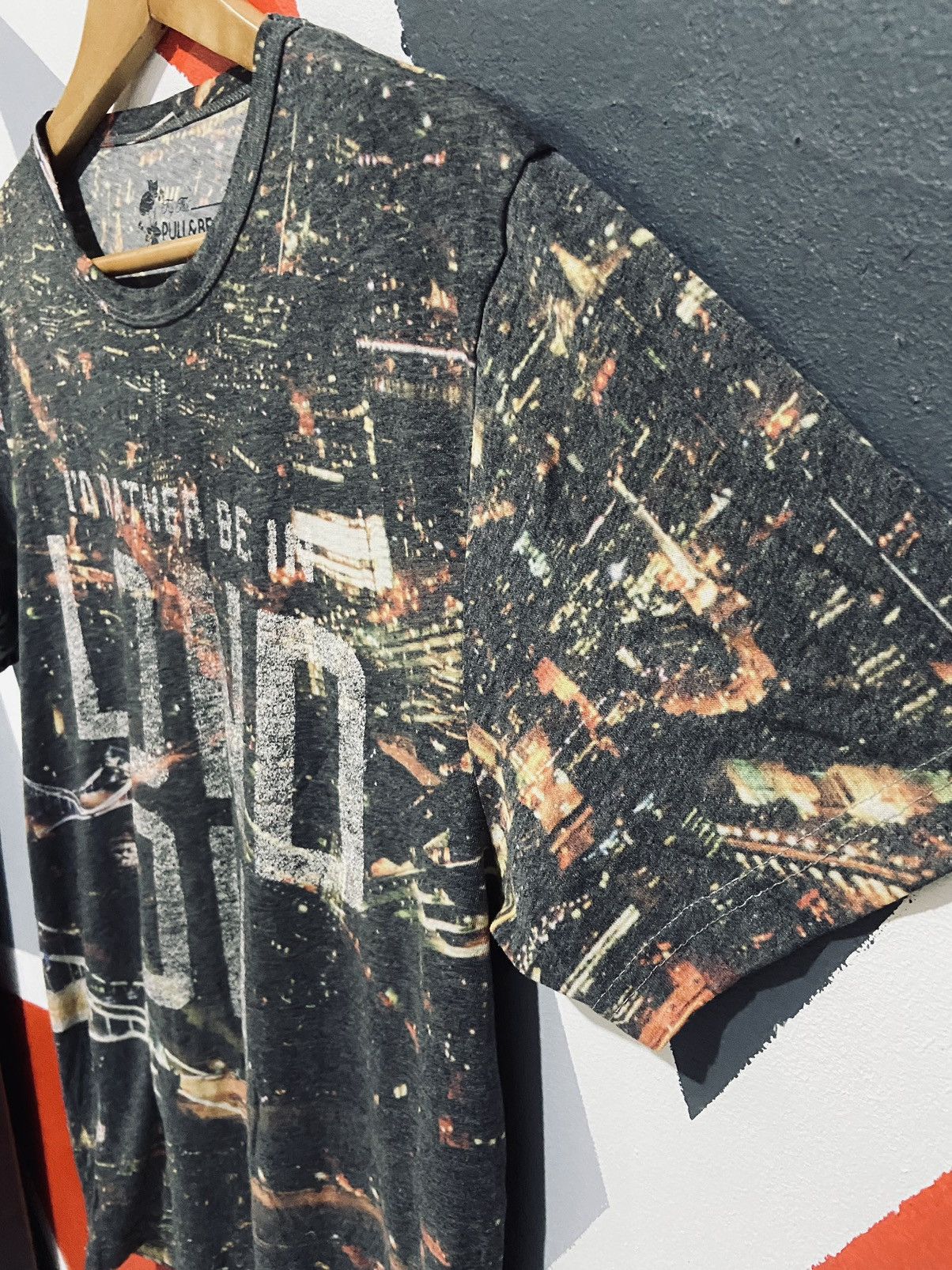 Pull & Bear Pull n Bear - I rather be In London Size US M / EU 48-50 / 2 - 3 Thumbnail