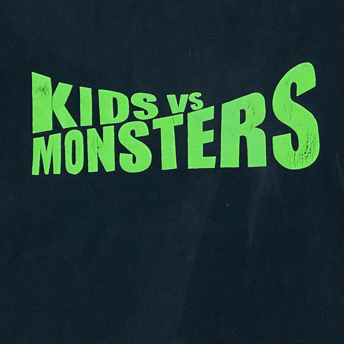 Gildan × Vintage Movie kids vs monsters animation film Size US M / EU 48-50 / 2 - 2 Thumbnail