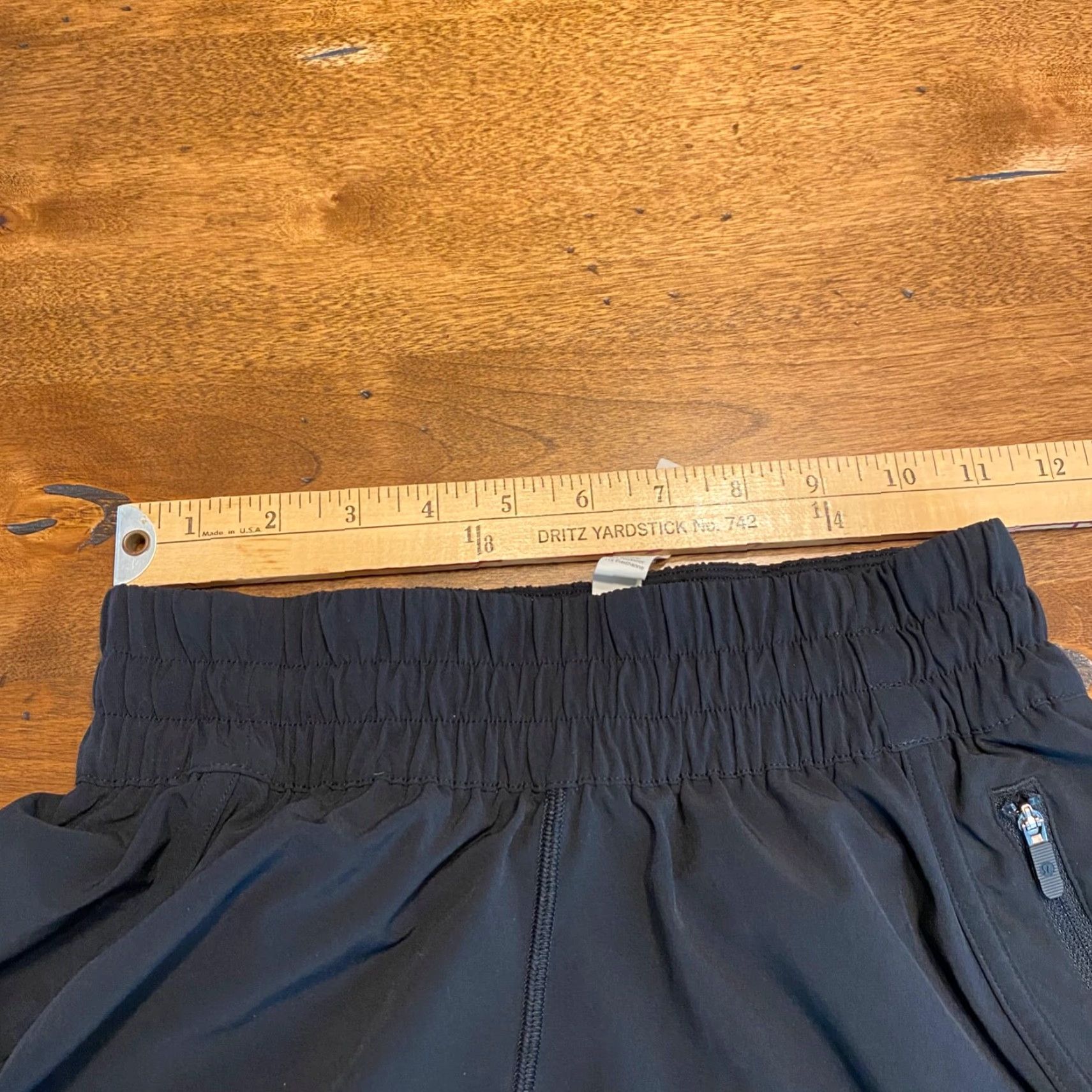 Lululemon Lululemon Shorts Women 4” Black Elastic Waist Band Zip Pocket Tracker Short Lined 6 Size 27" / US 4 / IT 40 - 5 Thumbnail