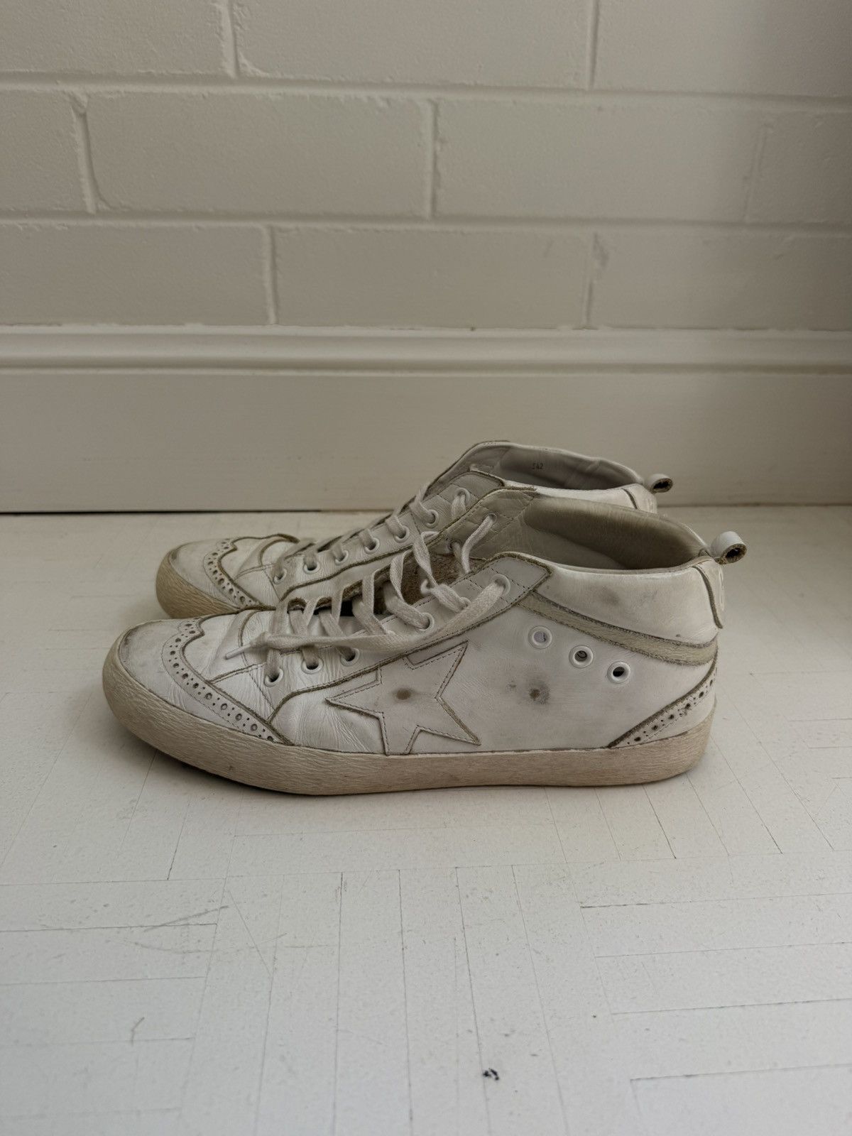Golden Goose Golden Goose mid star - barely used Size US 9 / EU 42 - 4 Thumbnail