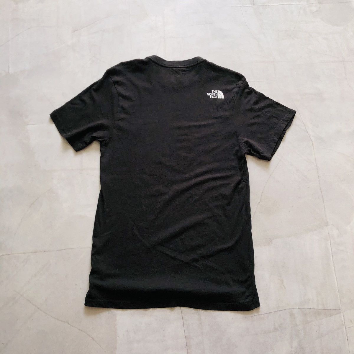 The North Face The North Face black Chest Printed Logo T-shirt Tee Y2K Size US L / EU 52-54 / 3 - 2 Thumbnail
