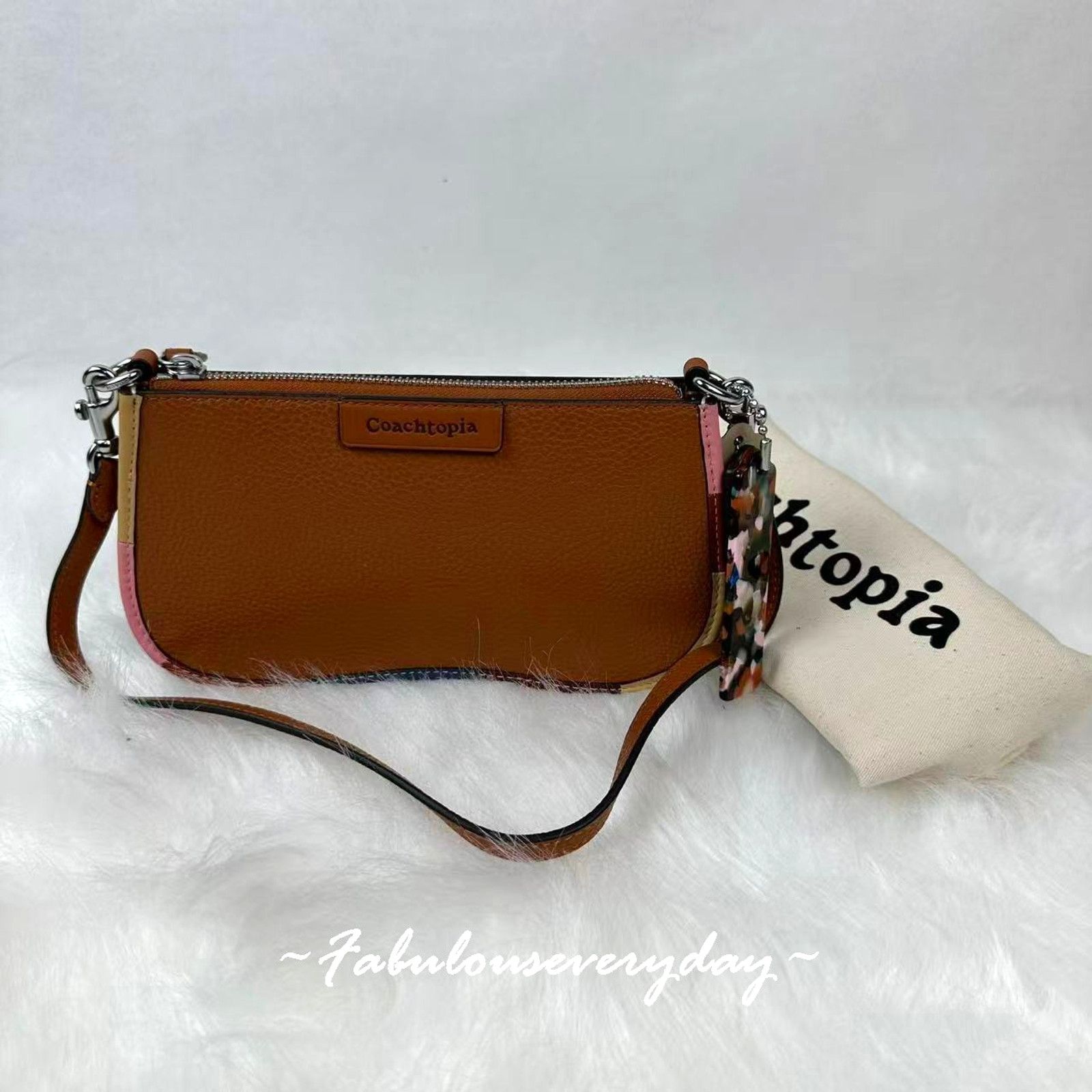 Coach Coach Small Wavy Shoulder Coachtopia LeatherColorful Binding Size ONE SIZE - 1 Thumbnail