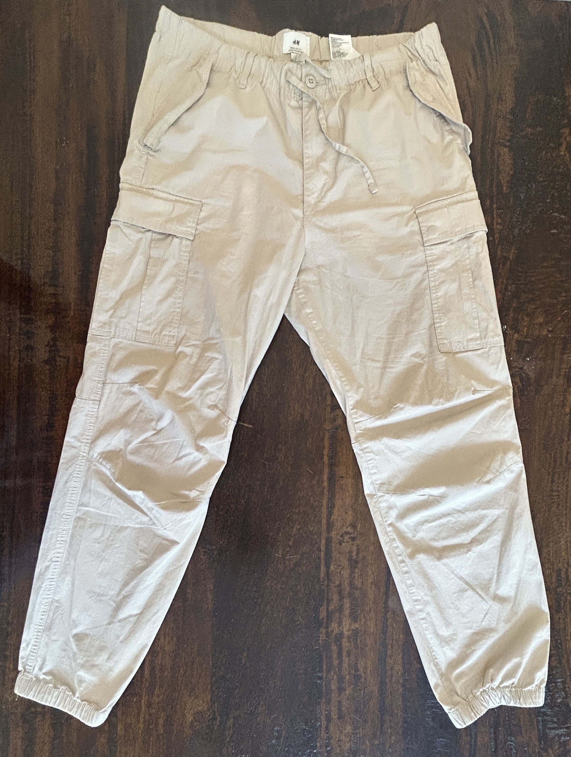 H&M H&M Relaxed Fit Cargo Pants Size US 36 / EU 52 - 1 Thumbnail