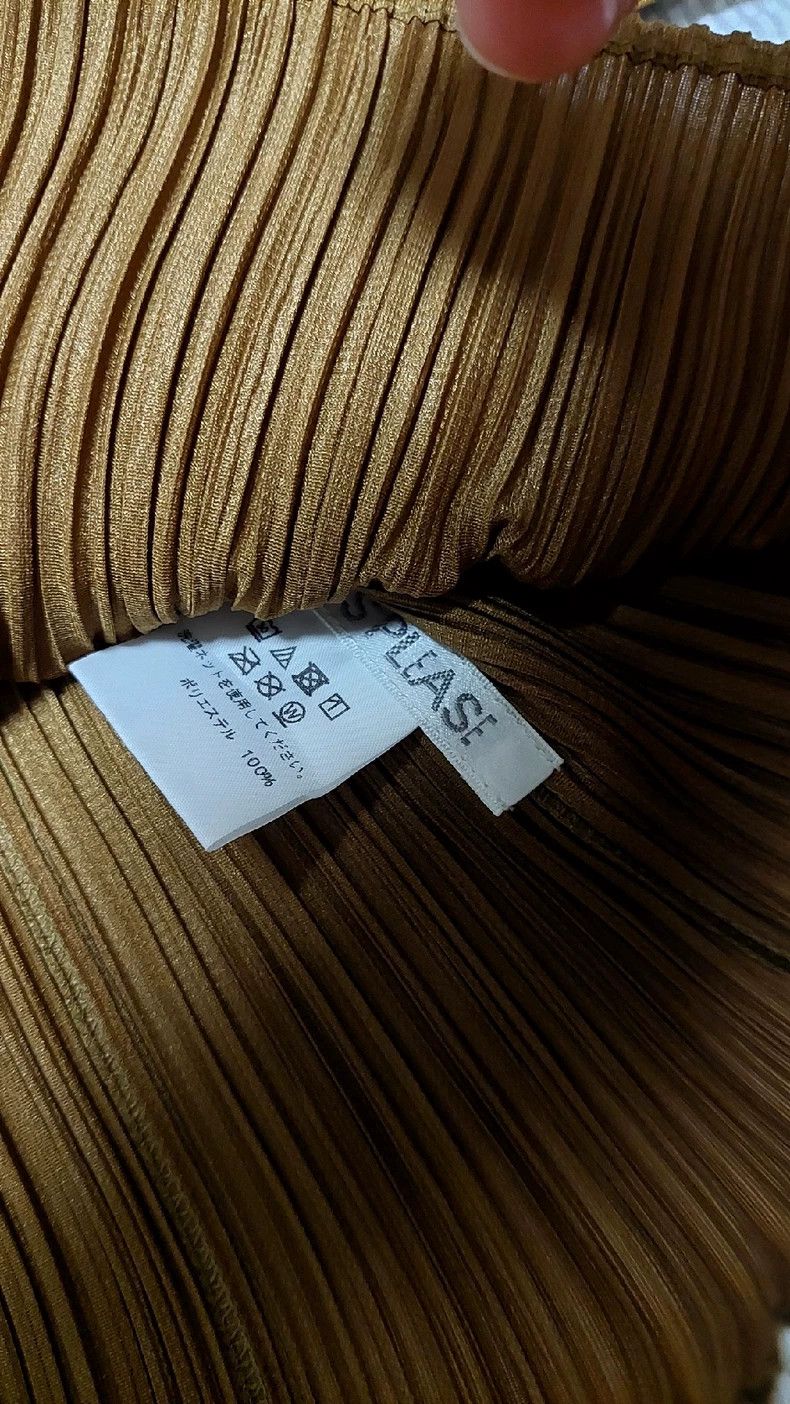 Issey Miyake Issey Miyake size:3 Brown pleated top Size S / US 4 / IT 40 - 2 Thumbnail