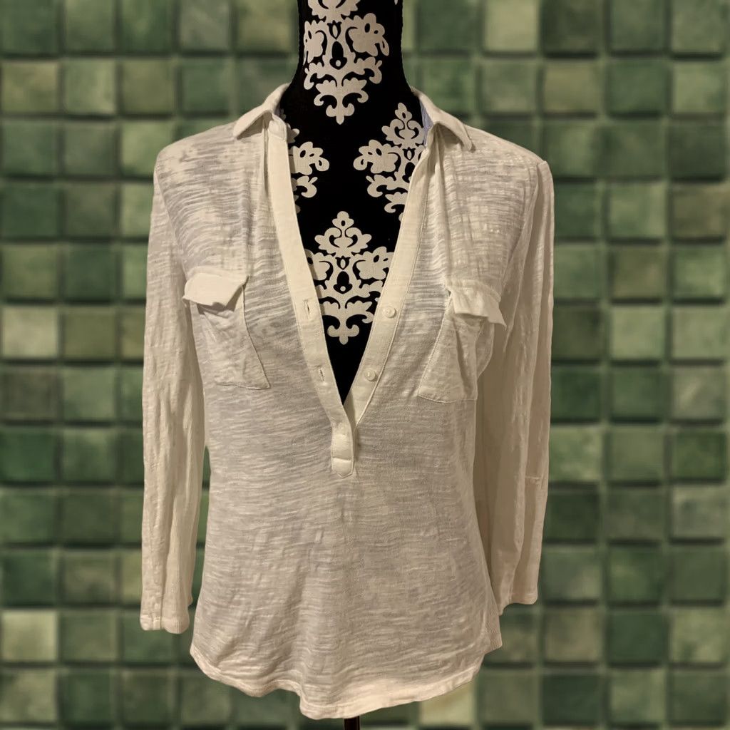 Jones New York VINTAGE? WOMENS Jones Newyork Shirt S White V-Neck Burnout Style Roll Sleeves Top Shirt#2169 Size S / US 4 / IT 40 - 1 Thumbnail