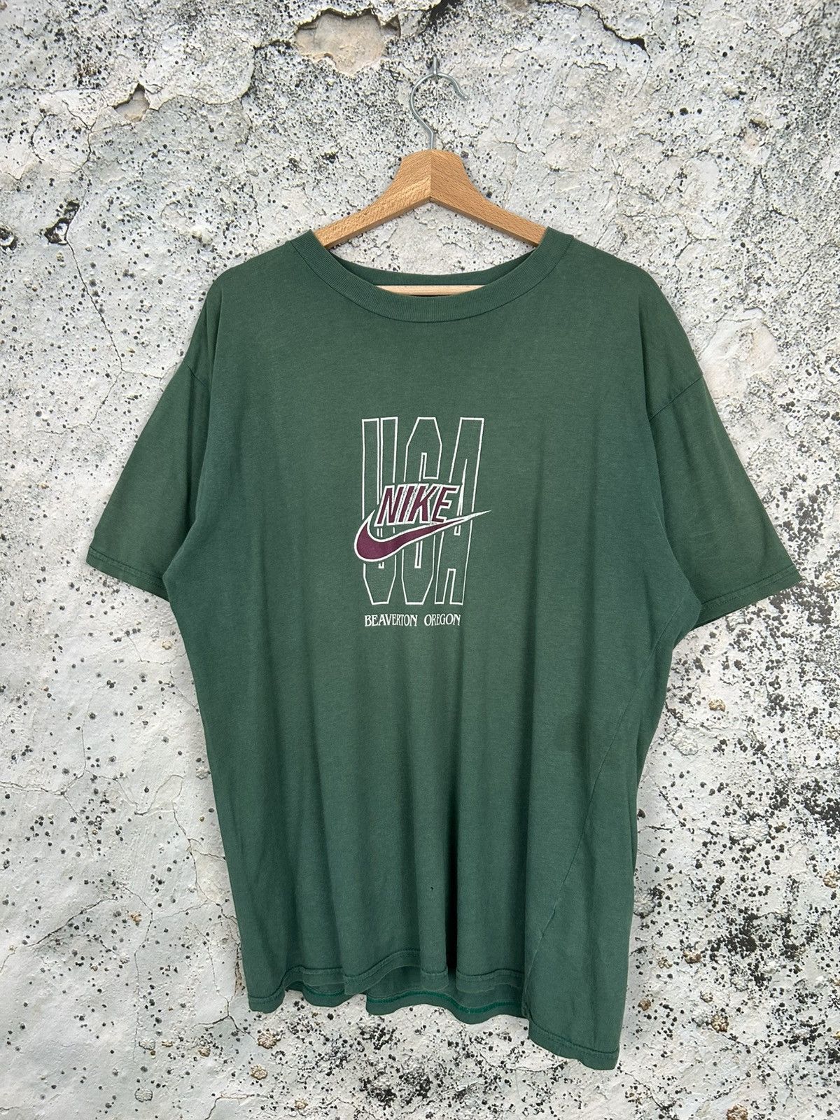Nike Vintage Nike Grey Tag Tee USA Streetwear Baggy Sportswear Size US L / EU 52-54 / 3 - 1 Thumbnail