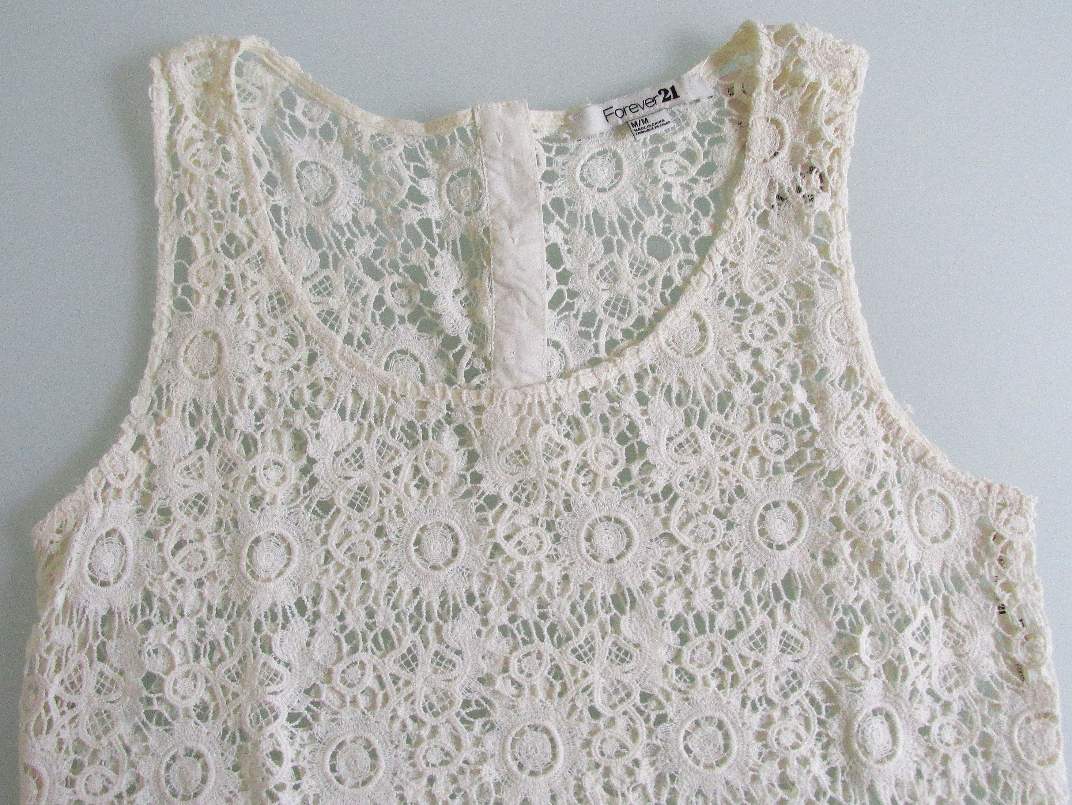 Forever 21 Forever 21 (NWT) Lace Tank Tops/Shell Size Medium Size M / US 6-8 / IT 42-44 - 4 Thumbnail