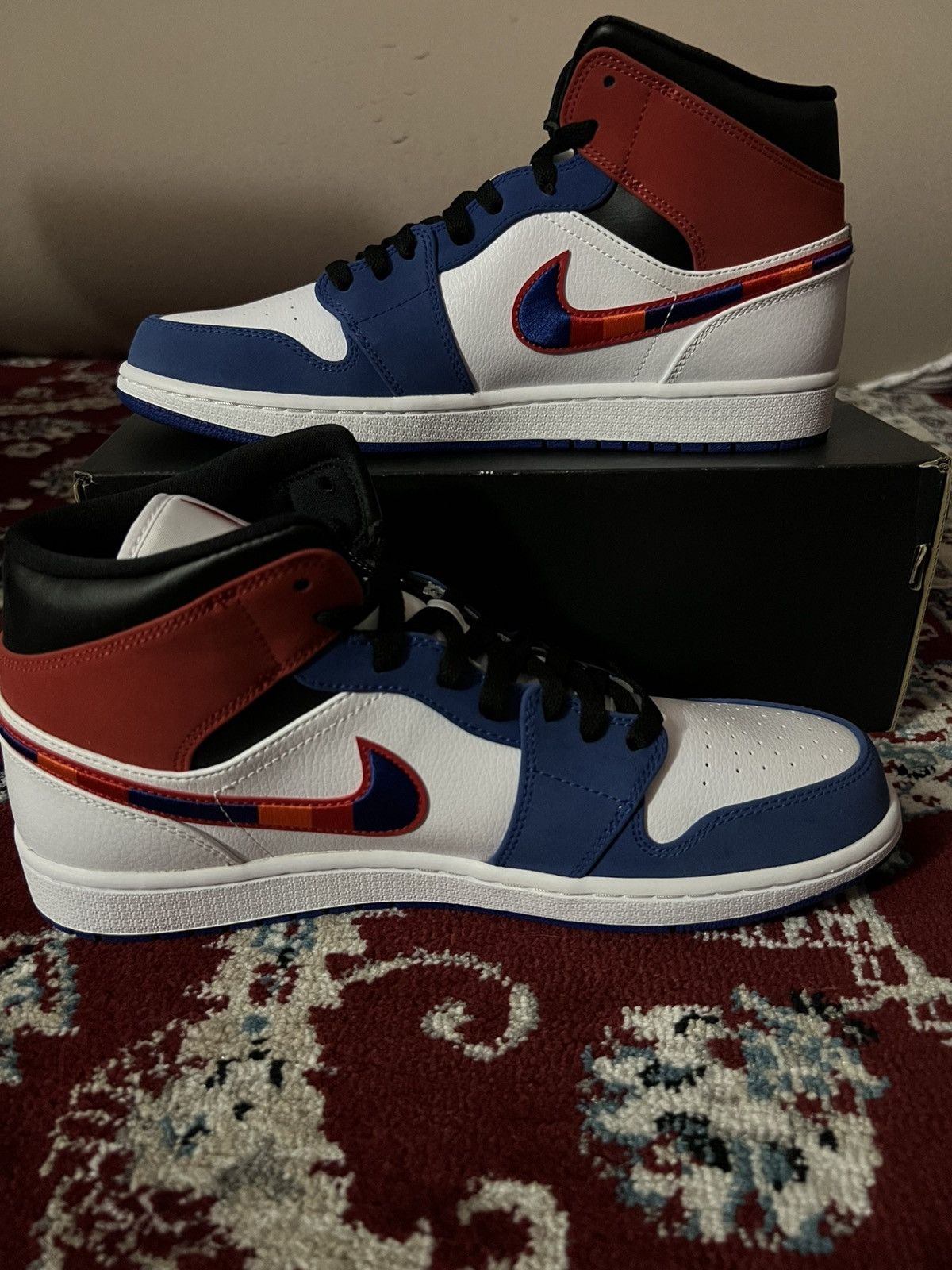 Jordan Brand Air Jordan 1 Mid SE Size US 11.5 / EU 44-45 - 1 Thumbnail