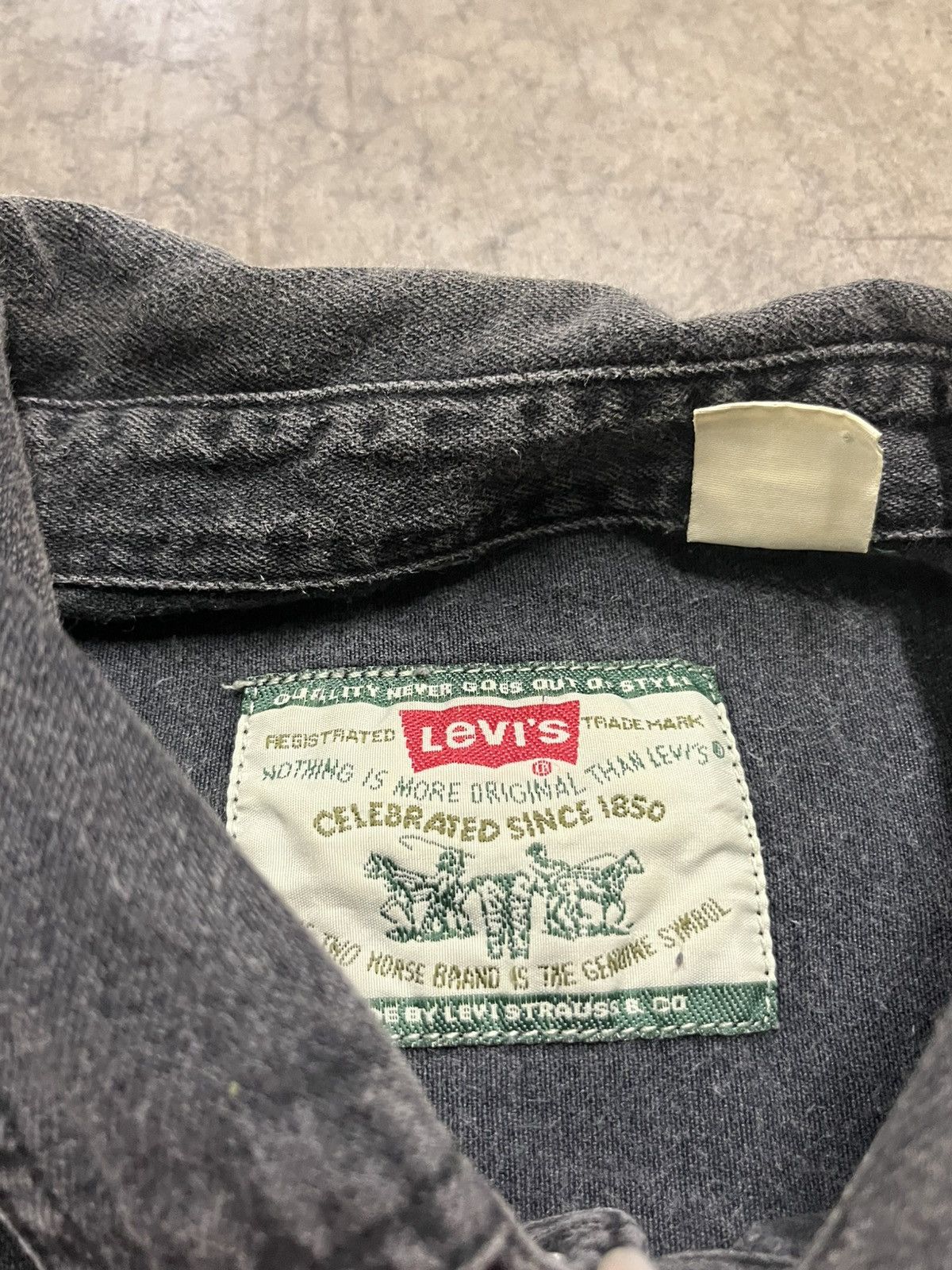 Levi's × Vintage Levi’s button up denim shirt preppy fall streetwear hype Size US XL / EU 56 / 4 - 8 Thumbnail
