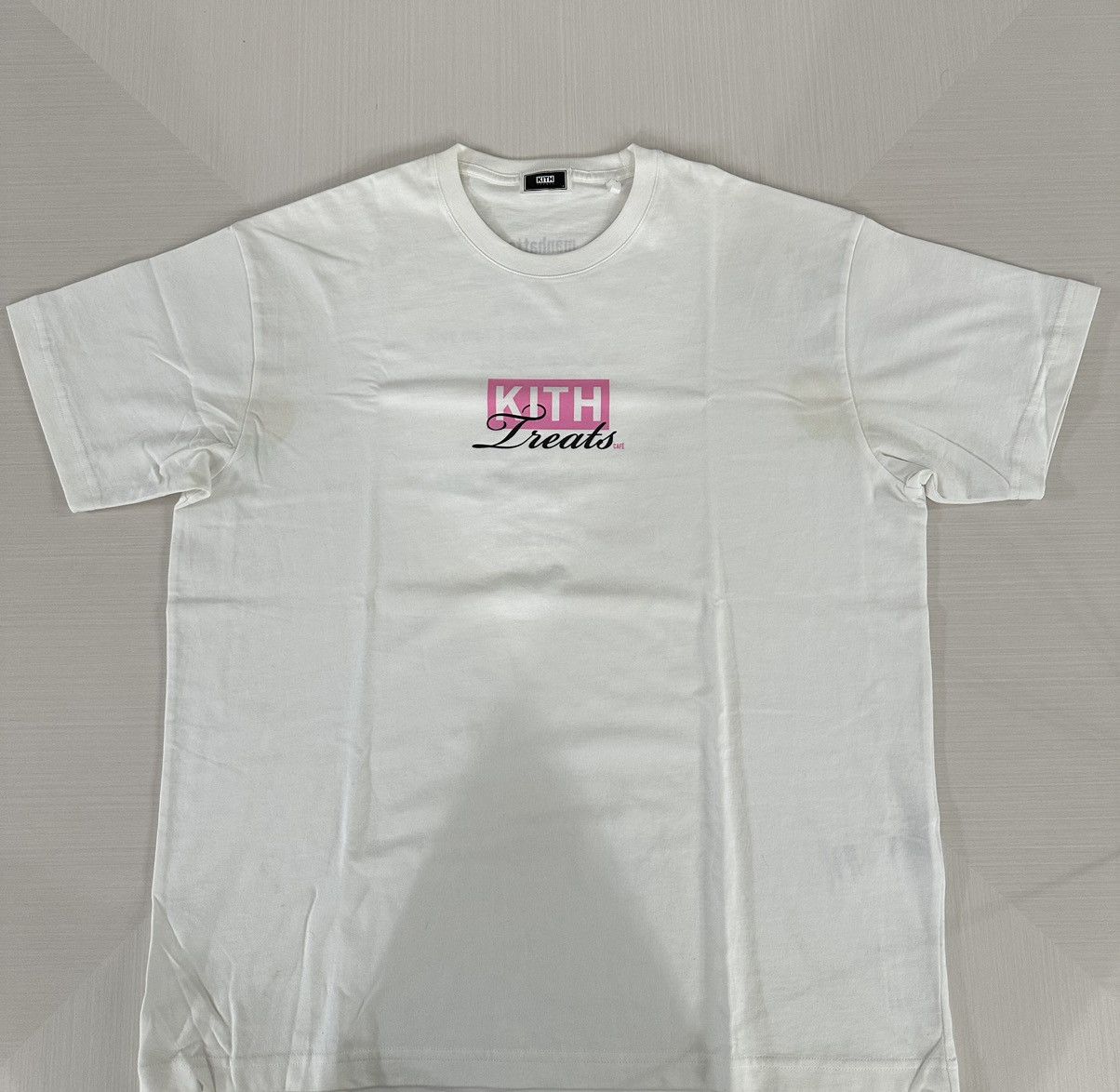Kith KITH Treats Hawaii Cafe Tee Size L Pink/white Used With Box  