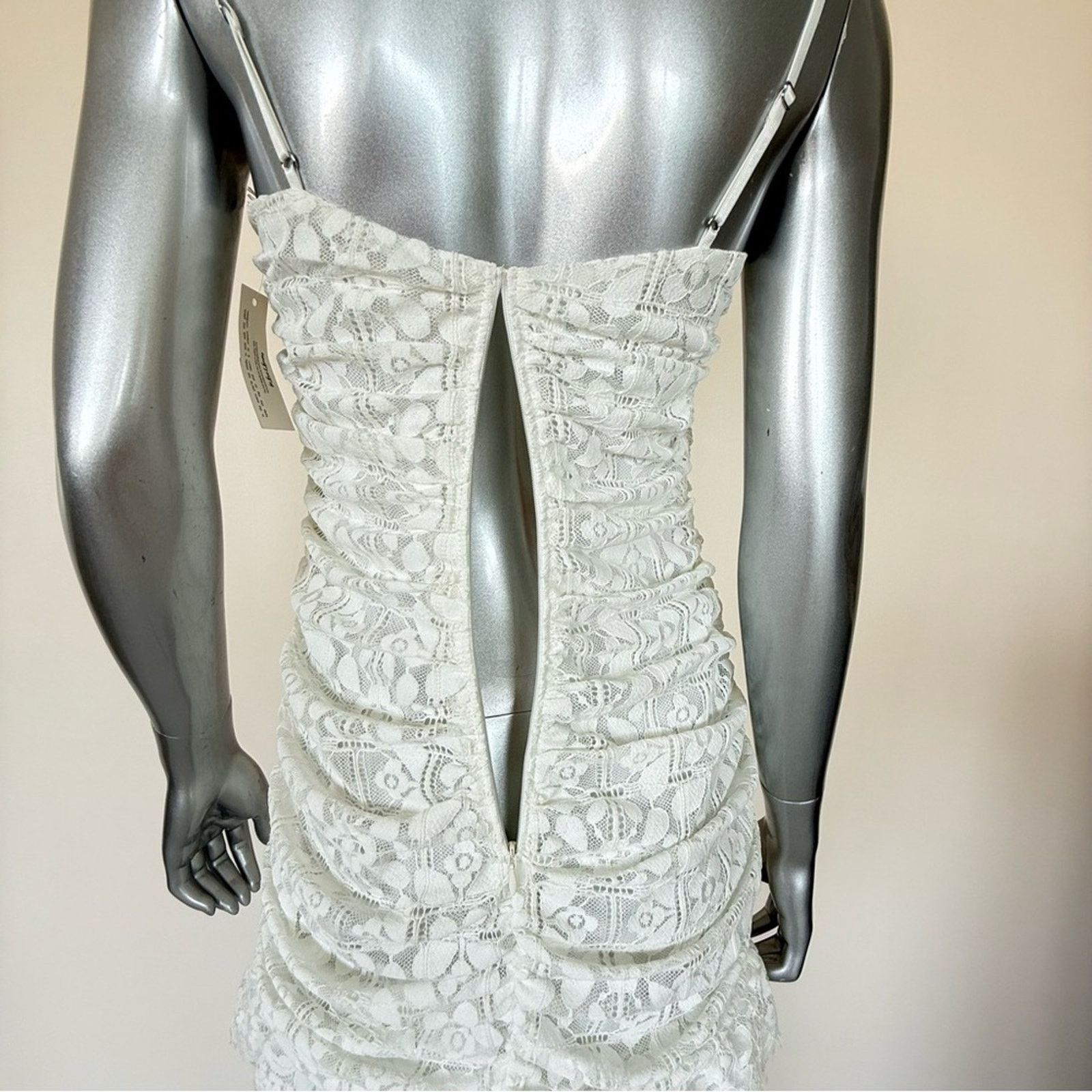 For Love & Lemons NWT!!! For love and lemons dress size M Retail 225$ Size M / US 6-8 / IT 42-44 - 6 Thumbnail