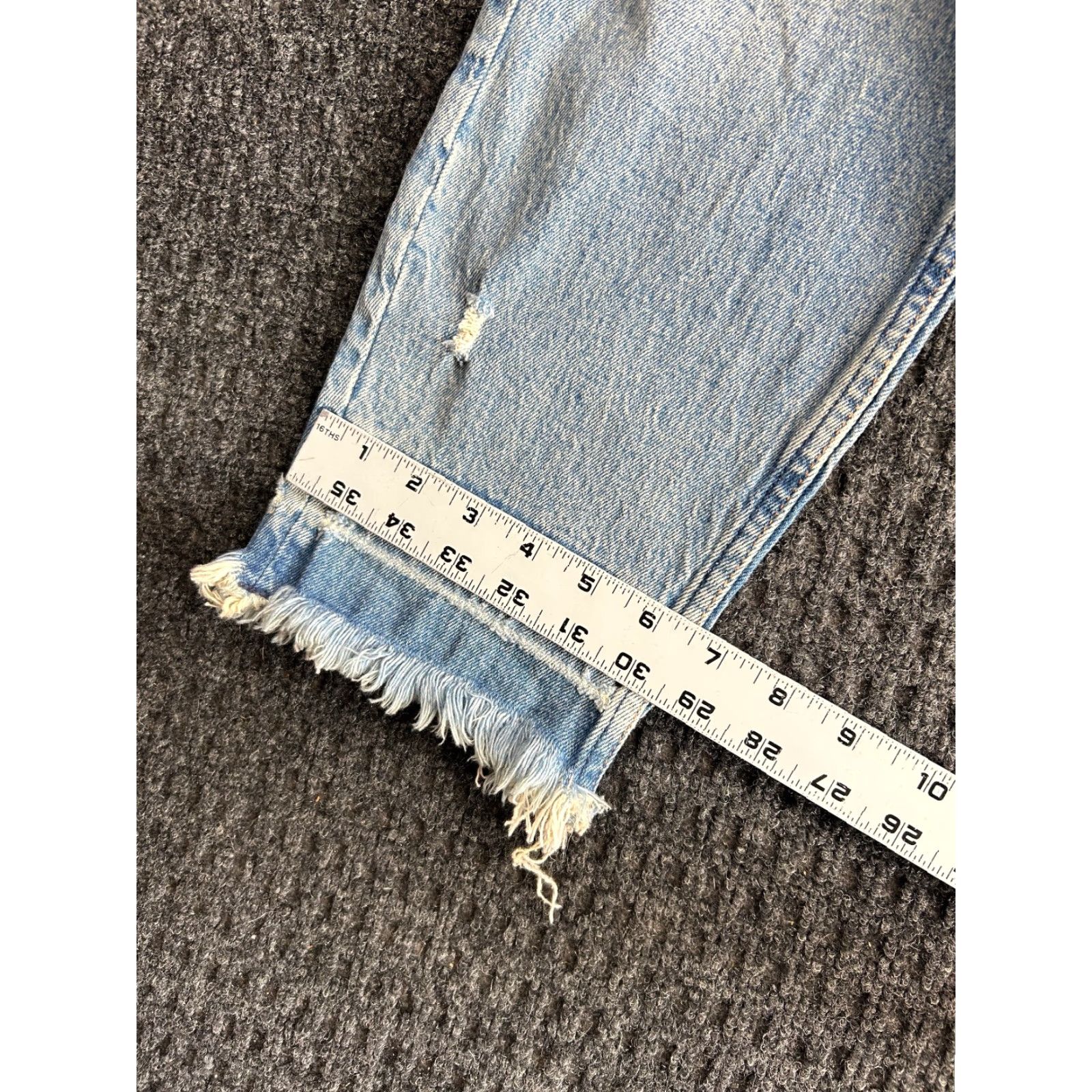 Abercrombie & Fitch Abercrombie & Fitch Womens Jeans Mom High Rise 29 Distressed Blue 8R Regular Denim 5-Pocket Womens Size 30" / US 8 / IT 44 - 7 Thumbnail