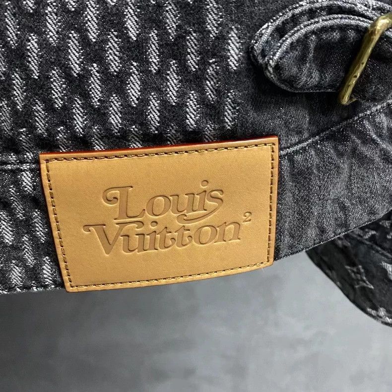 Louis Vuitton louis vuitton Black and grey nigo full-print logo denim jac Size US S / EU 44-46 / 1 - 3 Thumbnail