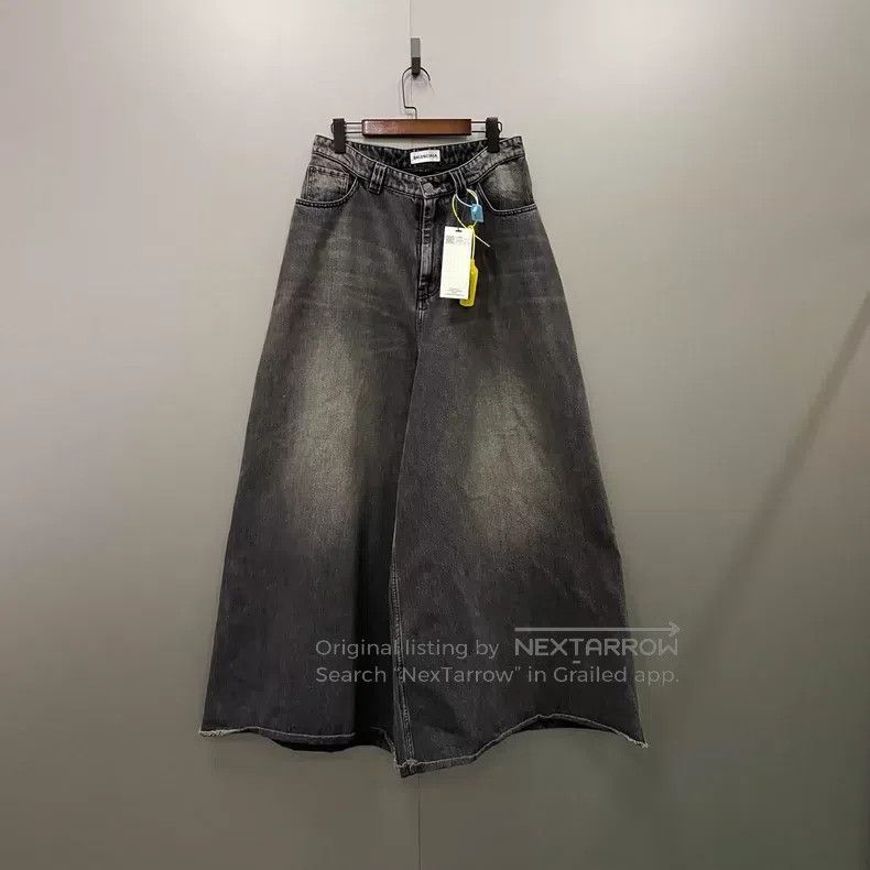 Balenciaga Balenciaga Wide-Leg Washed Denim Pants Size US 29 - 1 Thumbnail