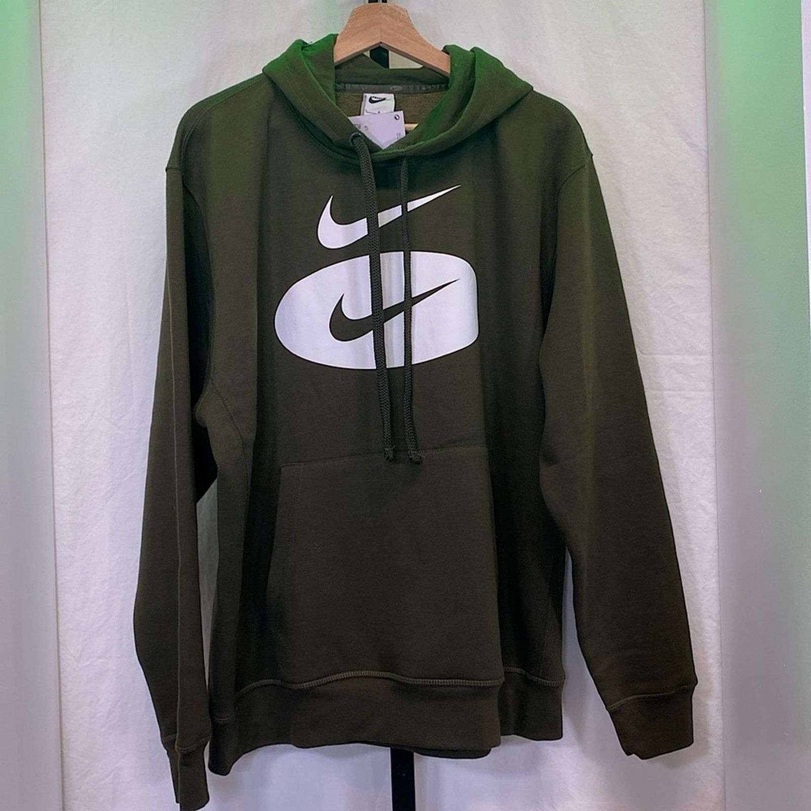 Nike NWT Nike olive green hoodie Size US L / EU 52-54 / 3 - 1 Thumbnail