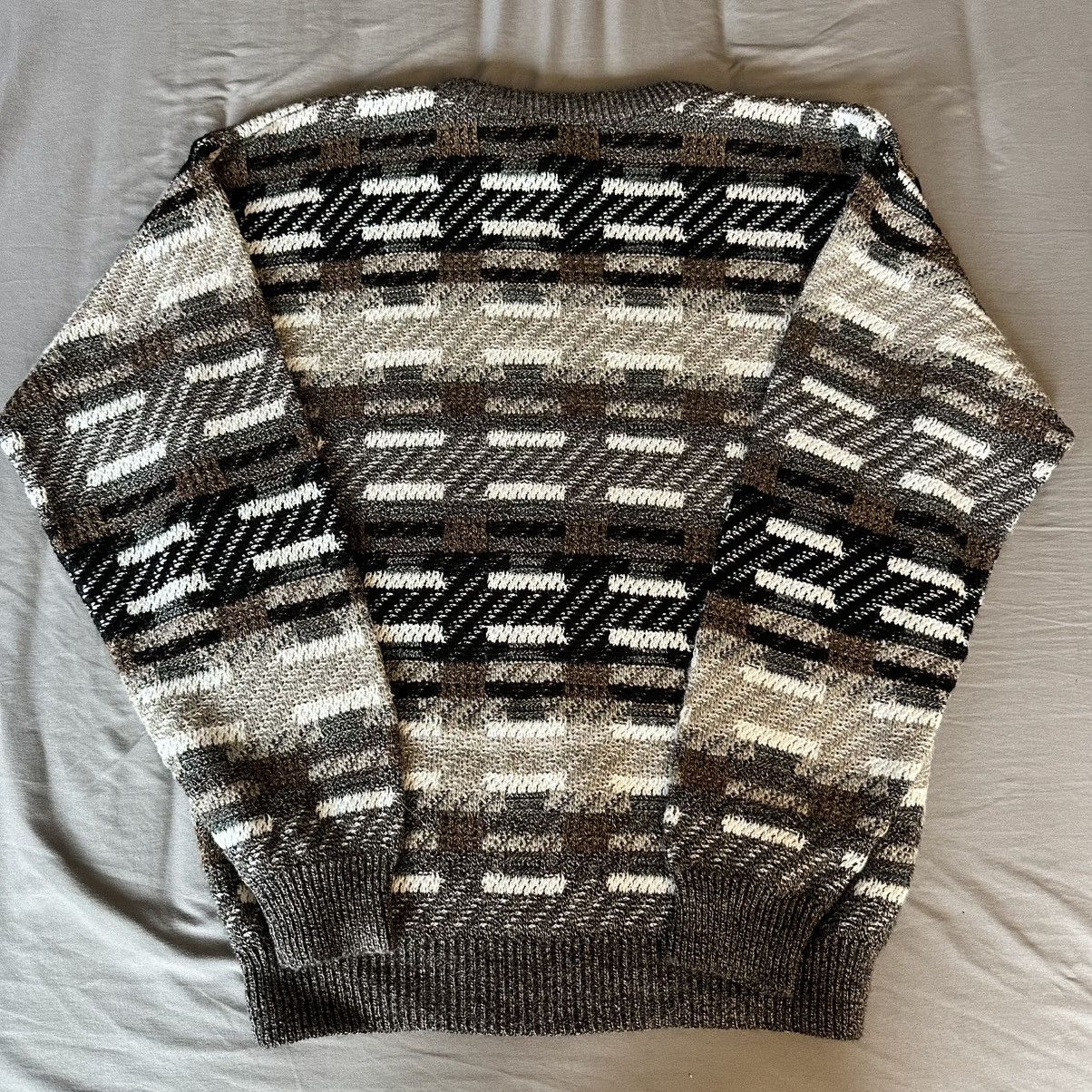 Jantzen Vintage Abstract Brown Pattern Knitted Sweater Size US M / EU 48-50 / 2 - 4 Thumbnail