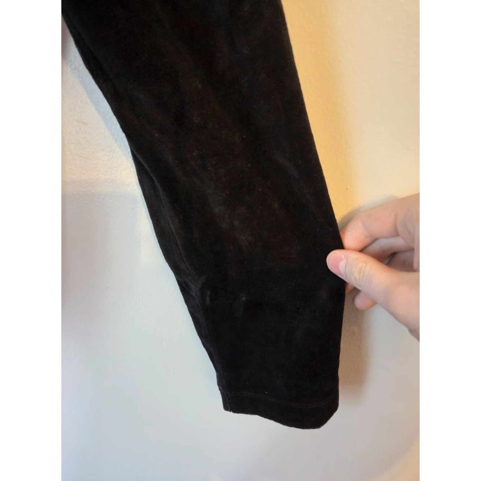 Vintage Appleseed's Black Velvet Christmas Embroidered Button Front Cardigan Womens L Size L / US 10 / IT 46 - 5 Thumbnail