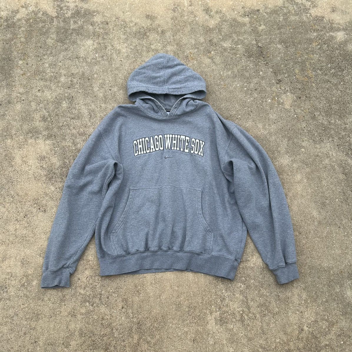 Nike Vintage Nike Chicago White Sox Hoodie Size US XL / EU 56 / 4 - 1 Thumbnail